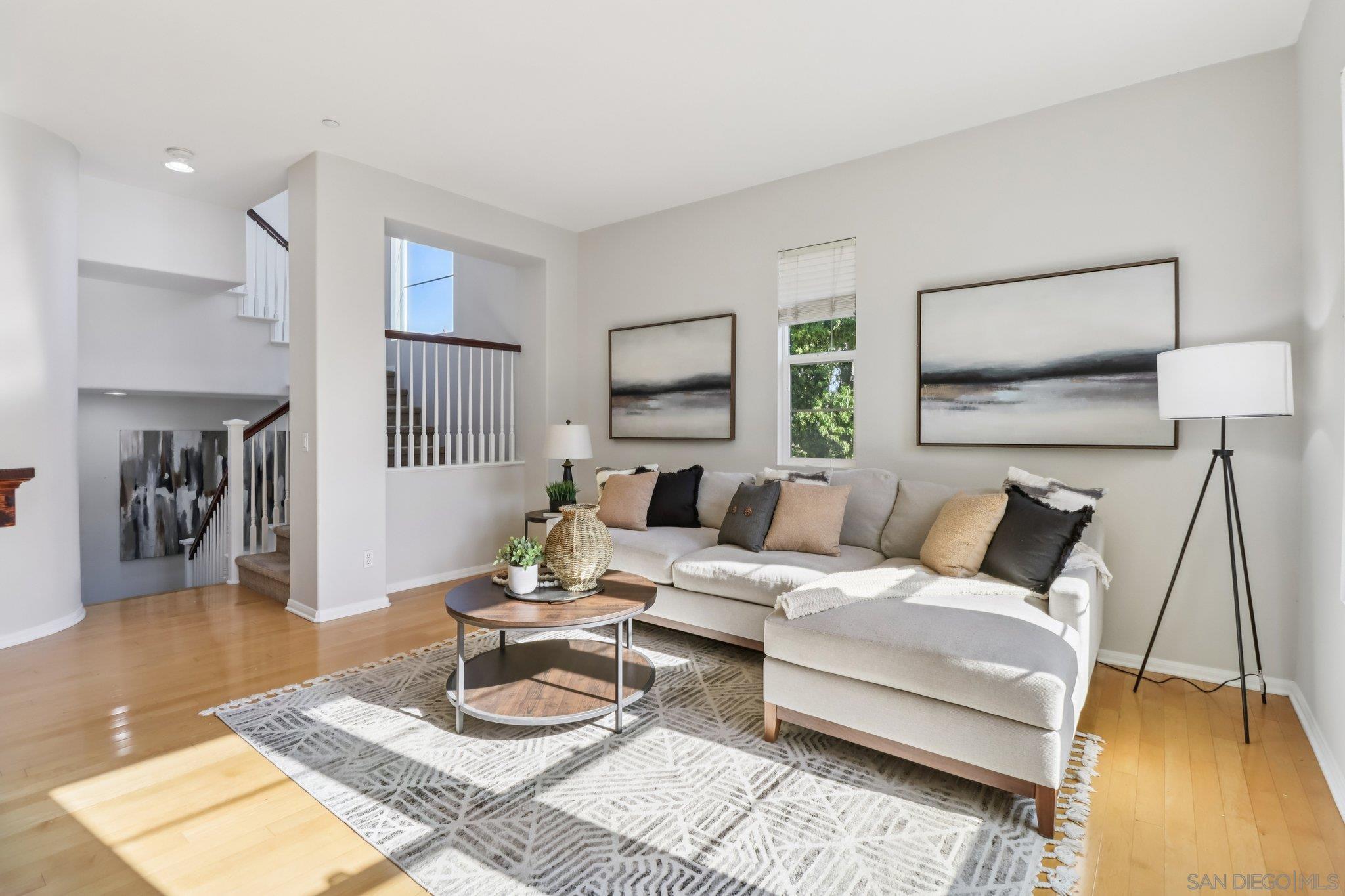 Detail Gallery Image 9 of 44 For 2801  Escala Cir, San Diego,  CA 92108 - 3 Beds | 3/1 Baths