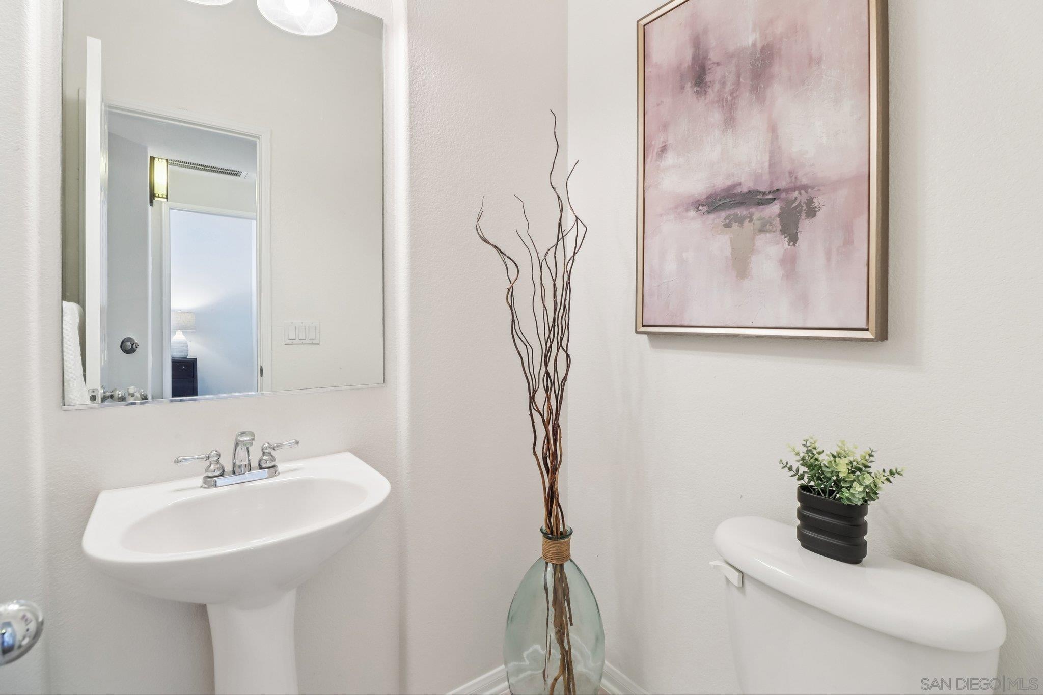 Detail Gallery Image 11 of 44 For 2801  Escala Cir, San Diego,  CA 92108 - 3 Beds | 3/1 Baths