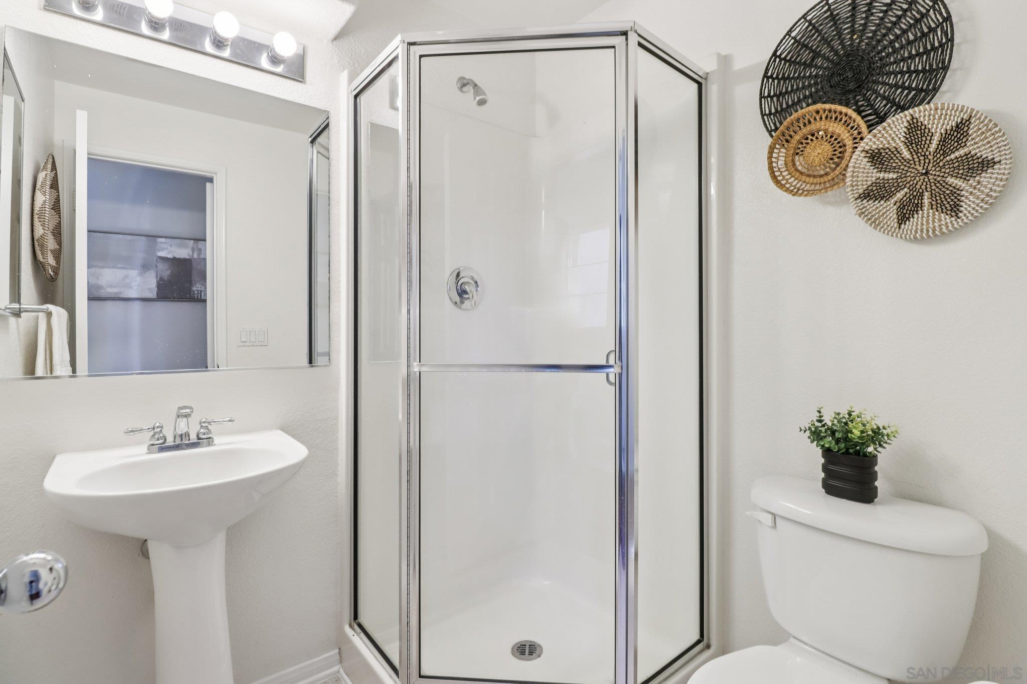 Detail Gallery Image 18 of 44 For 2801  Escala Cir, San Diego,  CA 92108 - 3 Beds | 3/1 Baths