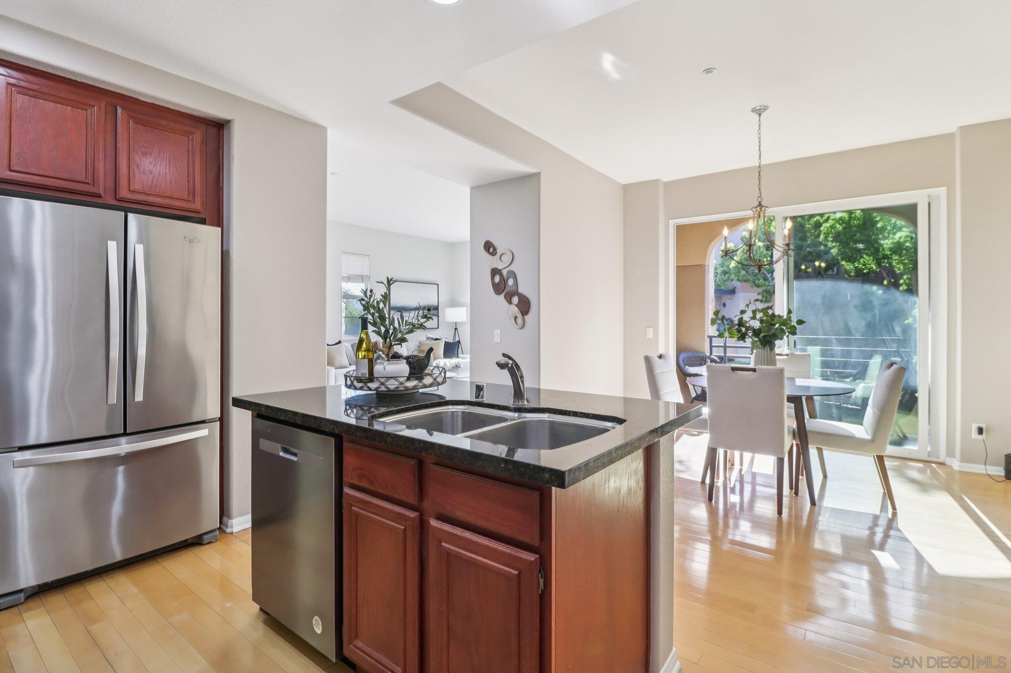 Detail Gallery Image 3 of 44 For 2801  Escala Cir, San Diego,  CA 92108 - 3 Beds | 3/1 Baths