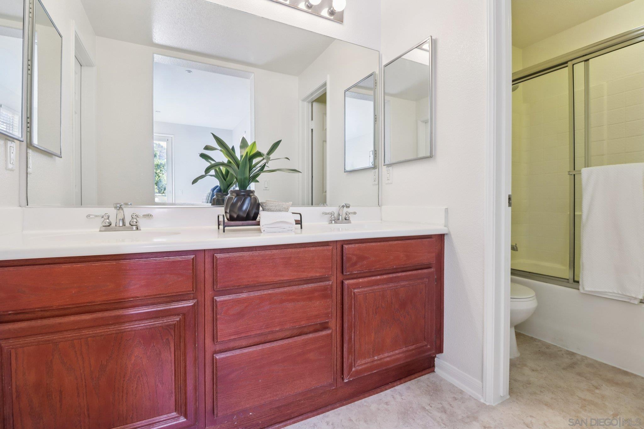 Detail Gallery Image 21 of 44 For 2801  Escala Cir, San Diego,  CA 92108 - 3 Beds | 3/1 Baths