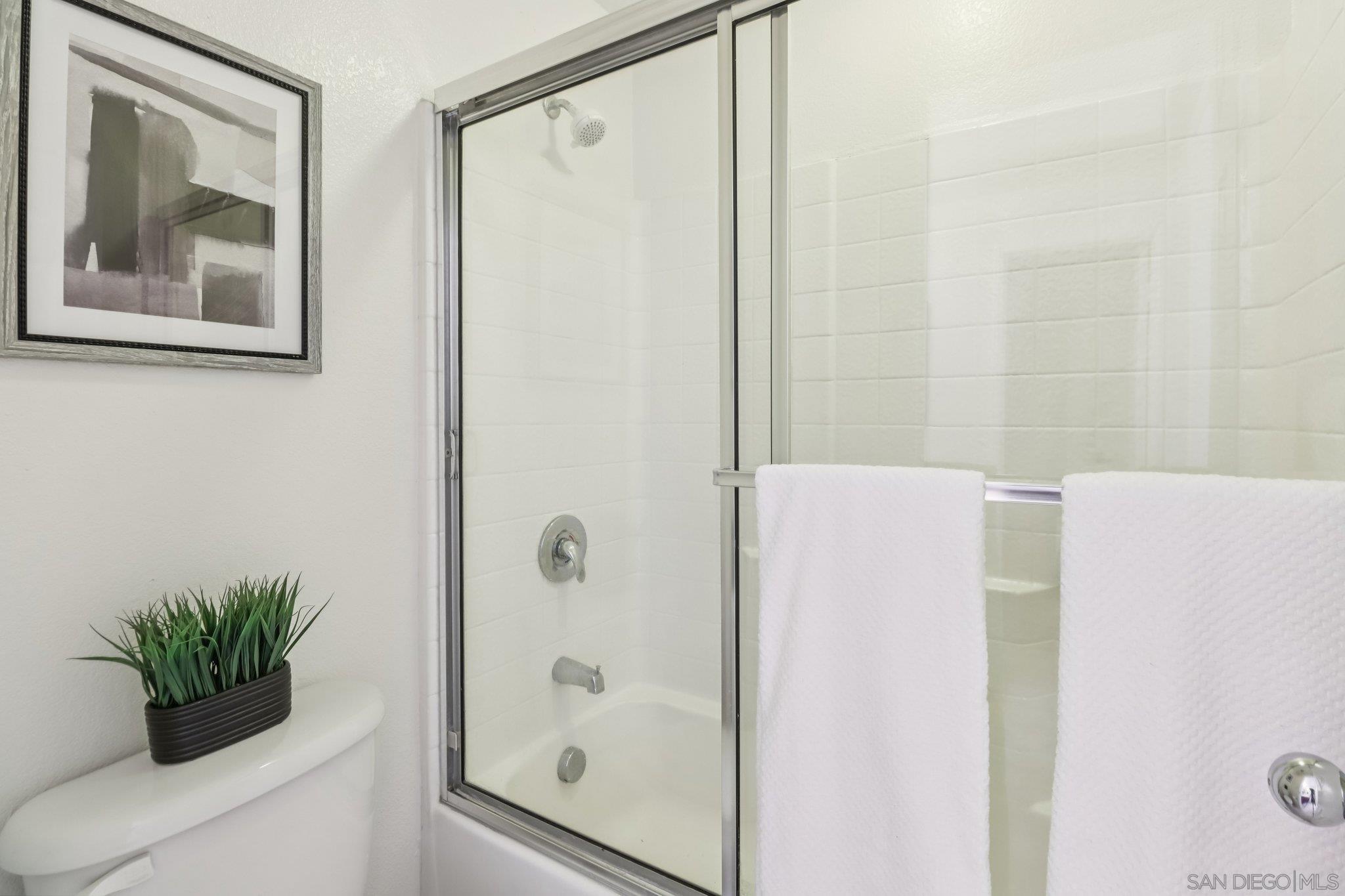 Detail Gallery Image 22 of 44 For 2801  Escala Cir, San Diego,  CA 92108 - 3 Beds | 3/1 Baths