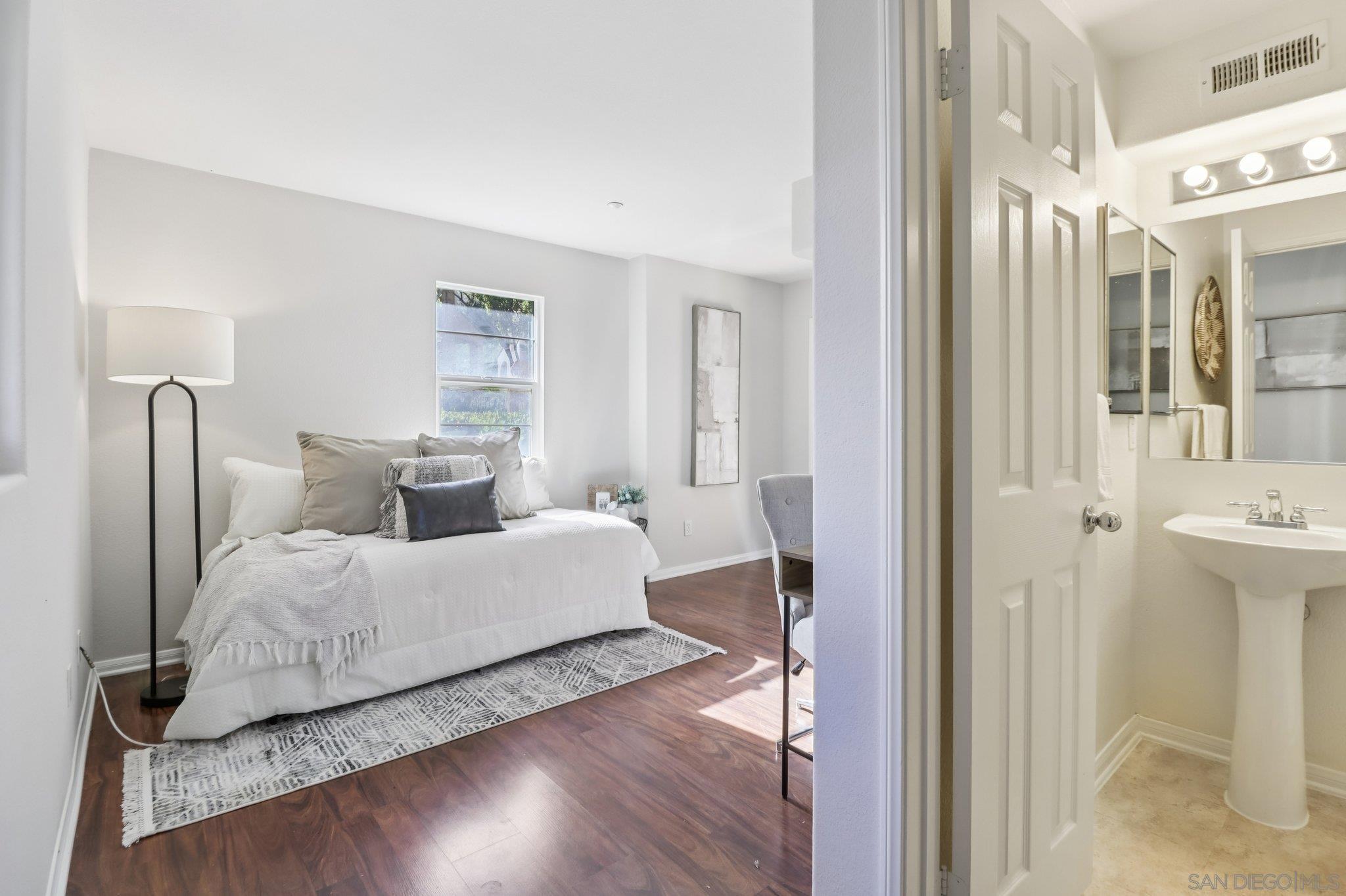 Detail Gallery Image 26 of 44 For 2801  Escala Cir, San Diego,  CA 92108 - 3 Beds | 3/1 Baths