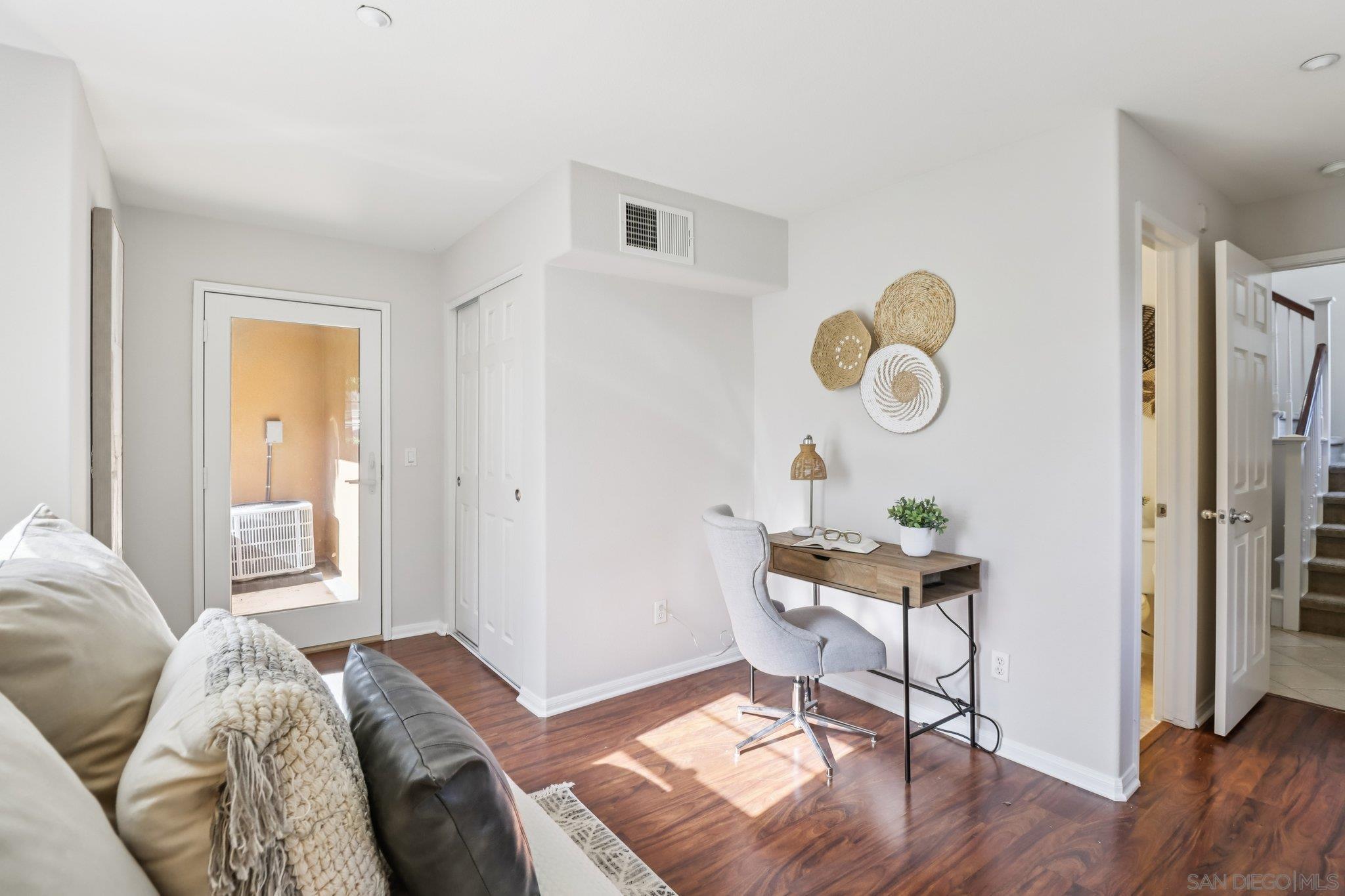 Detail Gallery Image 28 of 44 For 2801  Escala Cir, San Diego,  CA 92108 - 3 Beds | 3/1 Baths