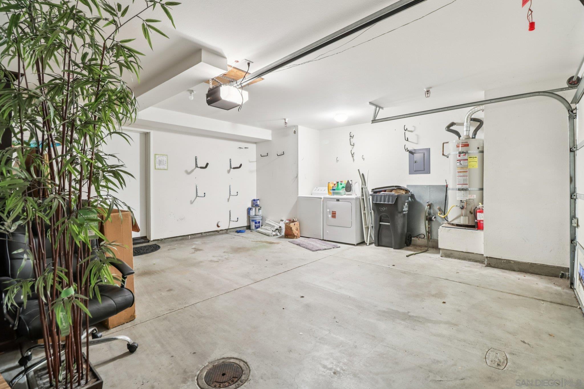 Detail Gallery Image 40 of 44 For 2801  Escala Cir, San Diego,  CA 92108 - 3 Beds | 3/1 Baths