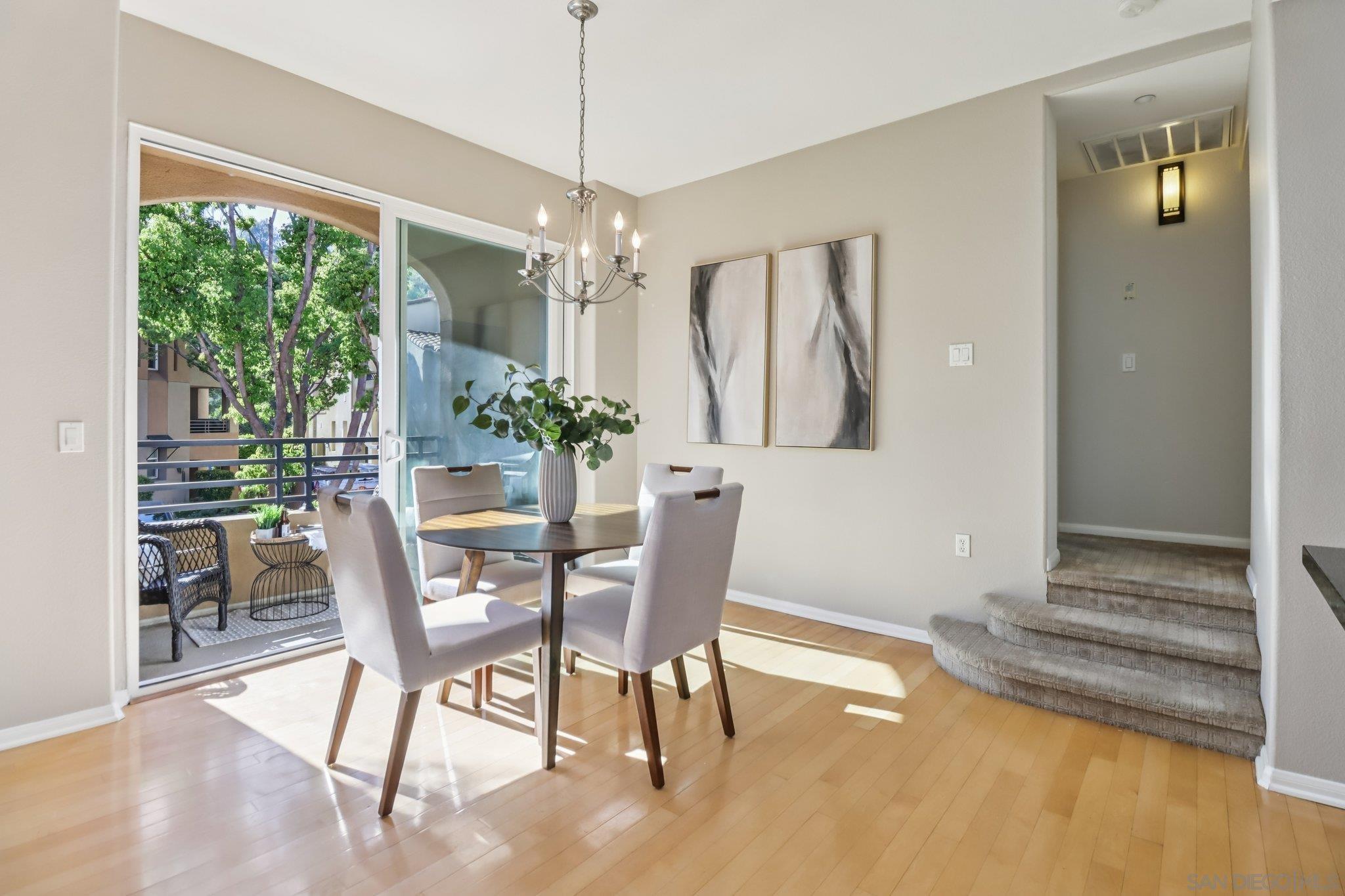 Detail Gallery Image 7 of 44 For 2801  Escala Cir, San Diego,  CA 92108 - 3 Beds | 3/1 Baths