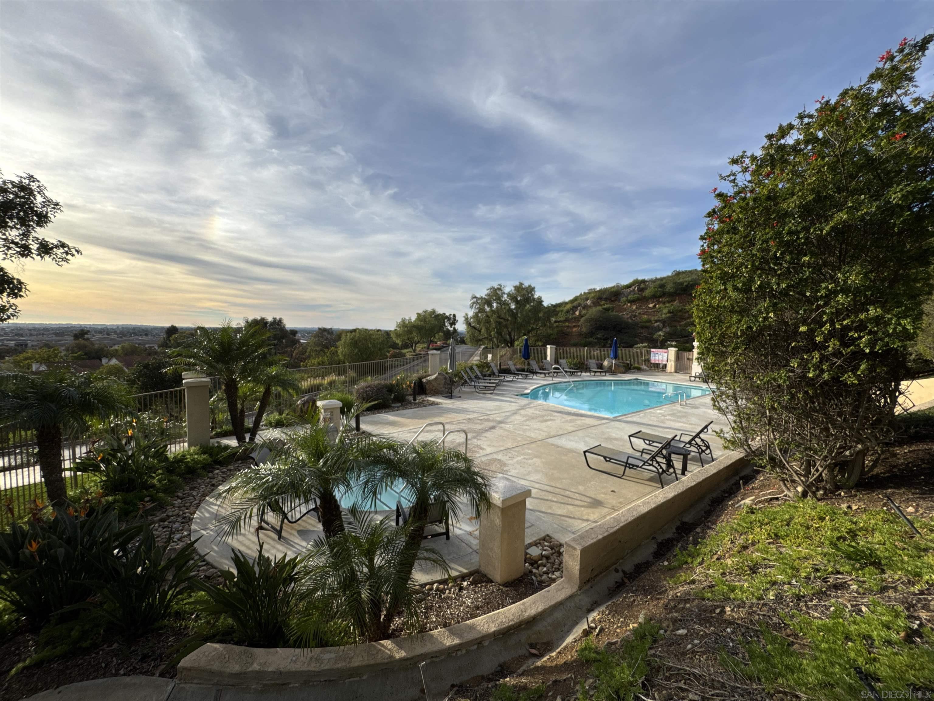 Detail Gallery Image 17 of 22 For 11285  Affinity Ct  #124,  San Diego,  CA 92131 - 3 Beds | 2 Baths