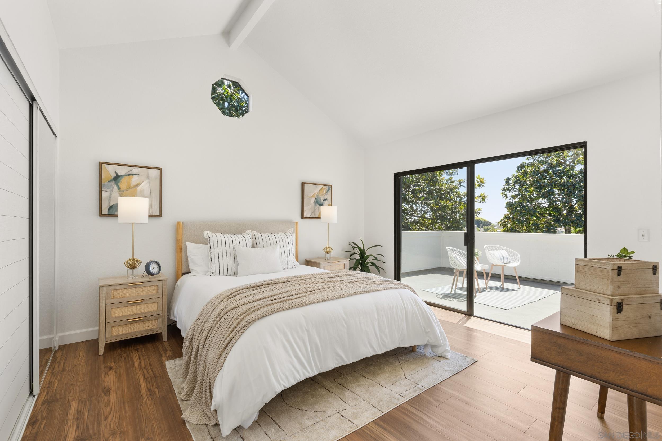 Detail Gallery Image 18 of 37 For 863  Violet Ct, Carlsbad,  CA 92011 - 2 Beds | 2 Baths