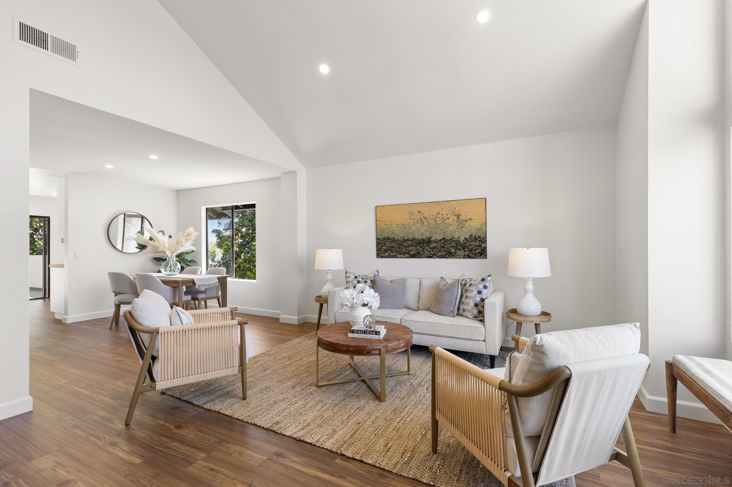 Detail Gallery Image 5 of 37 For 863  Violet Ct, Carlsbad,  CA 92011 - 2 Beds | 2 Baths