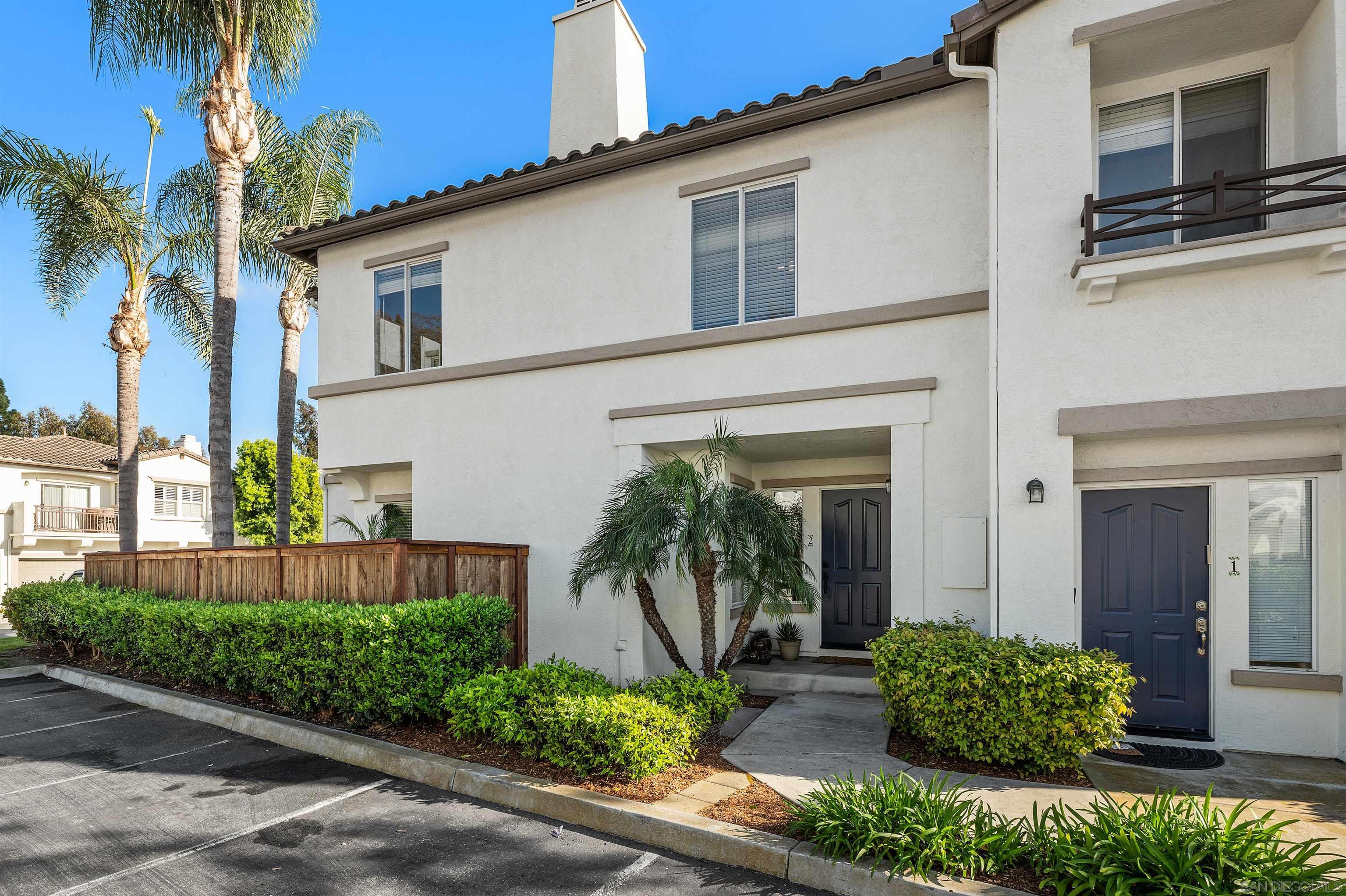 Detail Gallery Image 2 of 34 For 3769  Carmel View Rd  #2,  San Diego,  CA 92130 - 3 Beds | 2/1 Baths