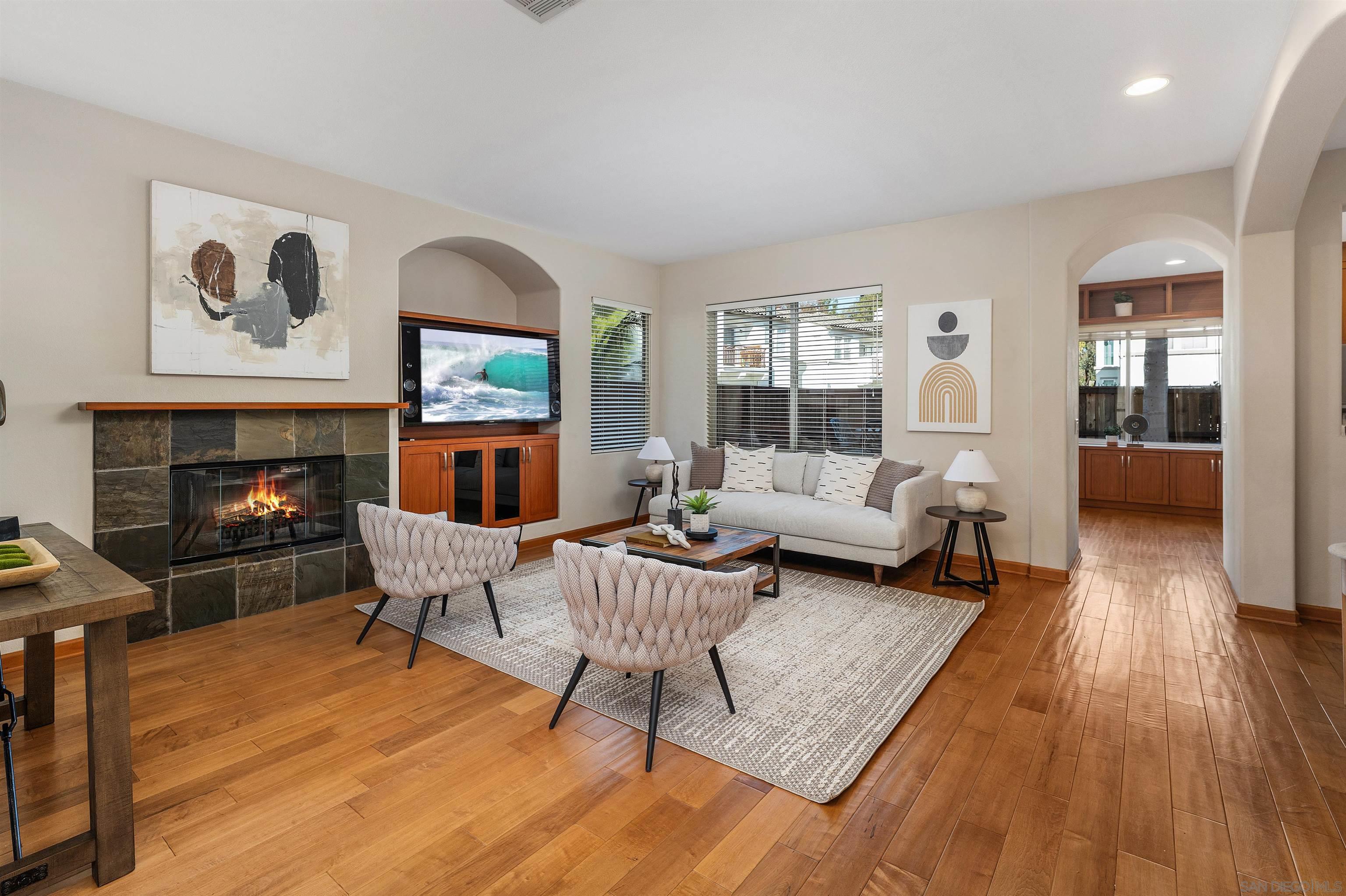 Detail Gallery Image 4 of 34 For 3769  Carmel View Rd  #2,  San Diego,  CA 92130 - 3 Beds | 2/1 Baths