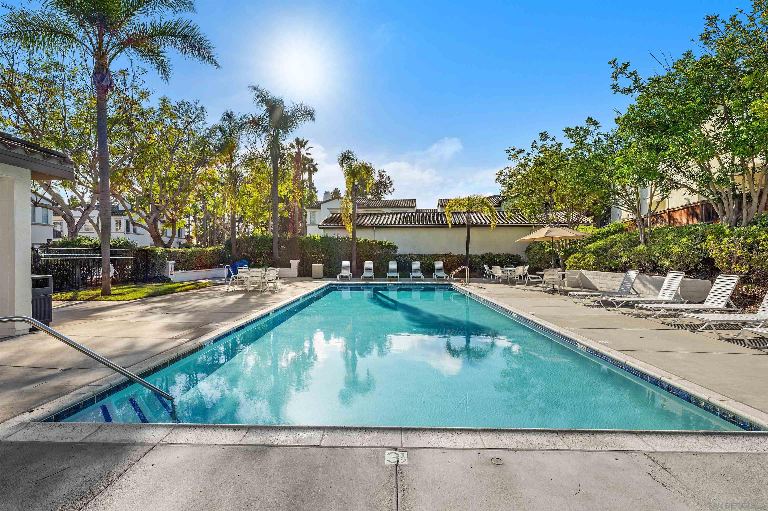 Detail Gallery Image 33 of 34 For 3769  Carmel View Rd  #2,  San Diego,  CA 92130 - 3 Beds | 2/1 Baths