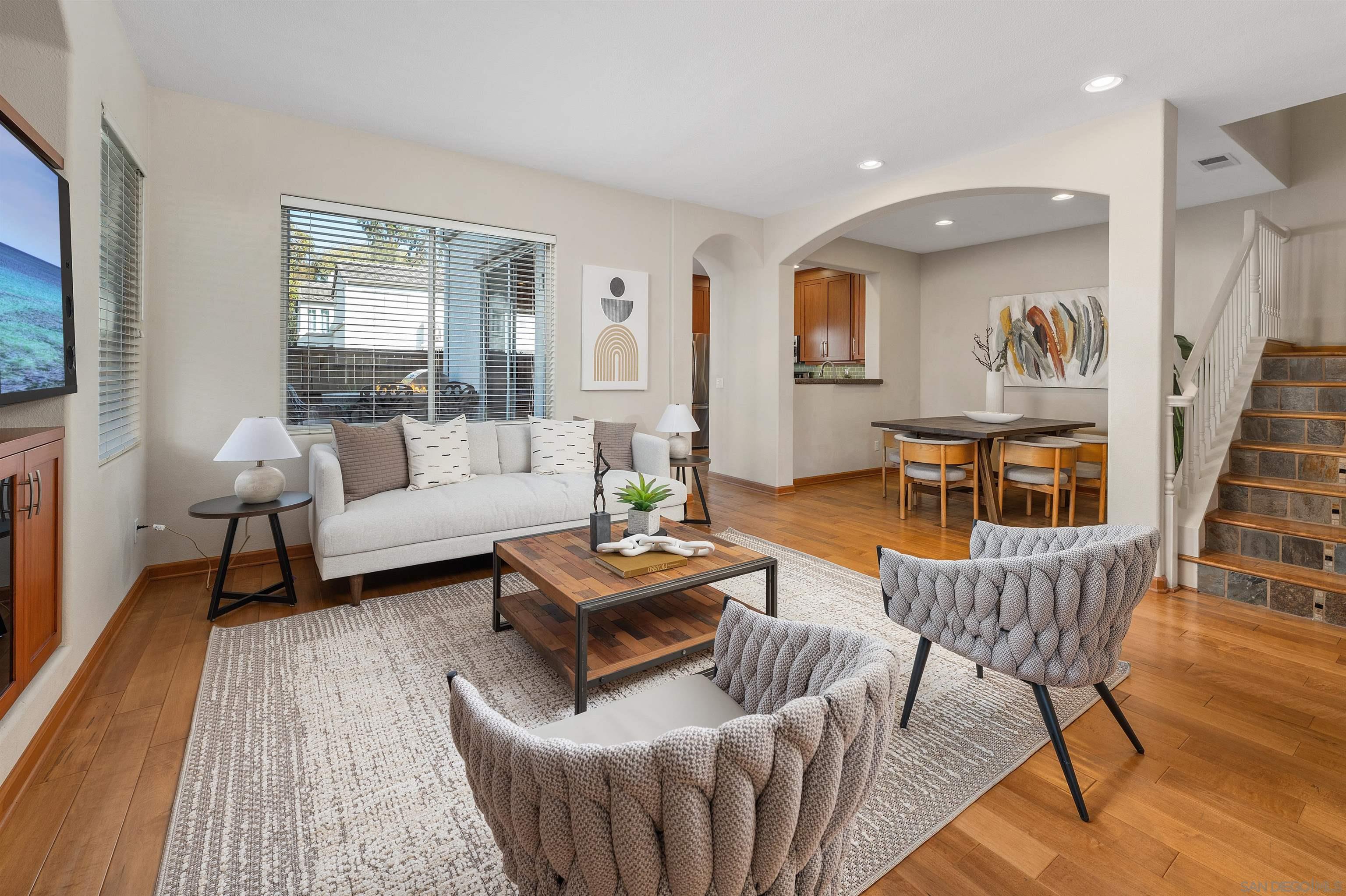 Detail Gallery Image 7 of 34 For 3769  Carmel View Rd  #2,  San Diego,  CA 92130 - 3 Beds | 2/1 Baths