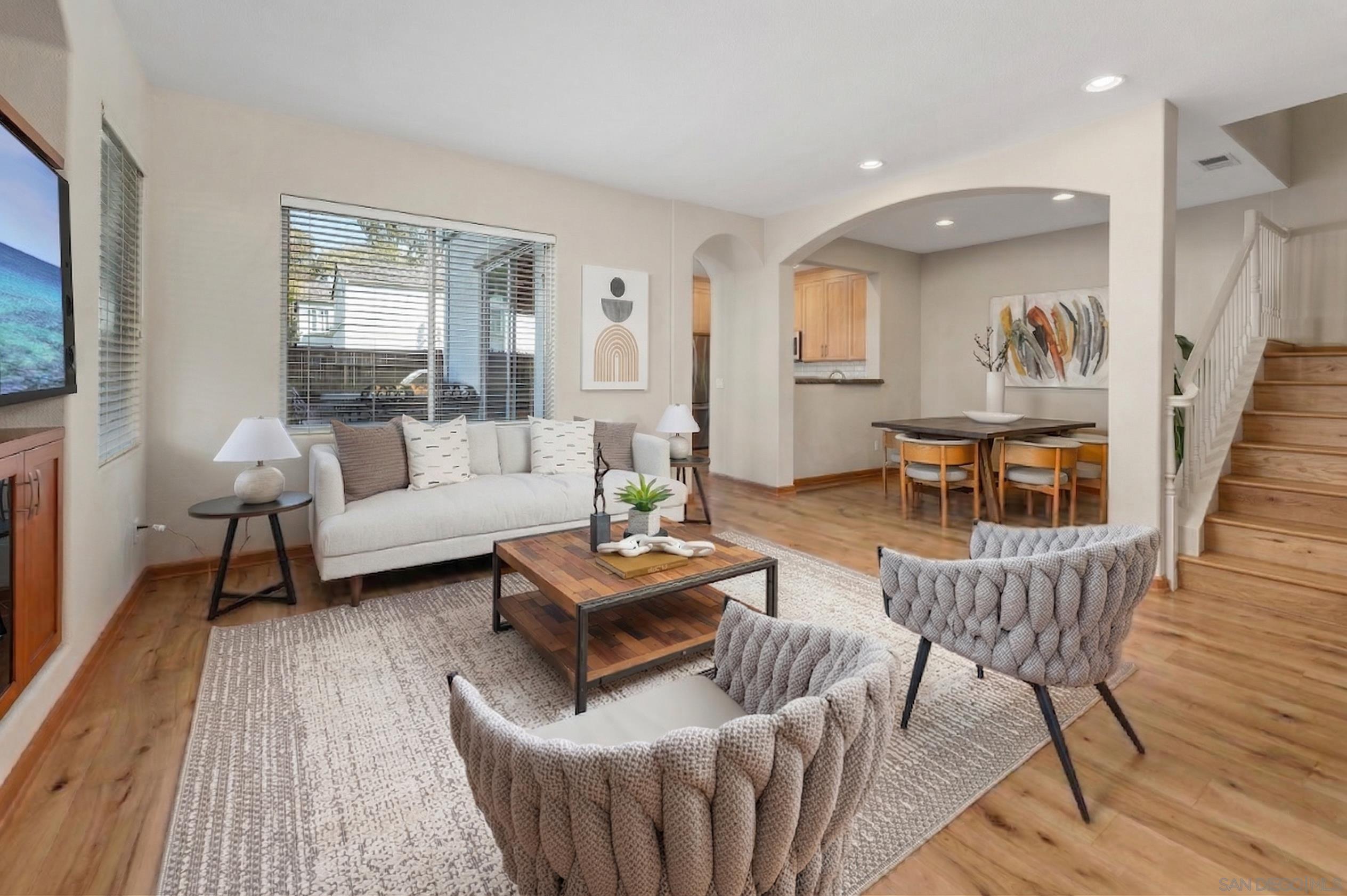 Detail Gallery Image 8 of 34 For 3769  Carmel View Rd  #2,  San Diego,  CA 92130 - 3 Beds | 2/1 Baths