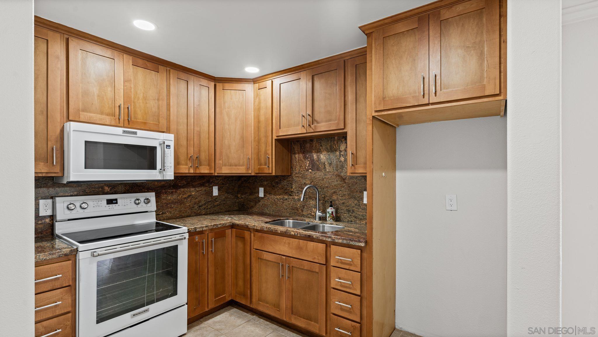 Detail Gallery Image 20 of 30 For 7595  Charmant  #707,  San Diego,  CA 92122 - 2 Beds | 2 Baths