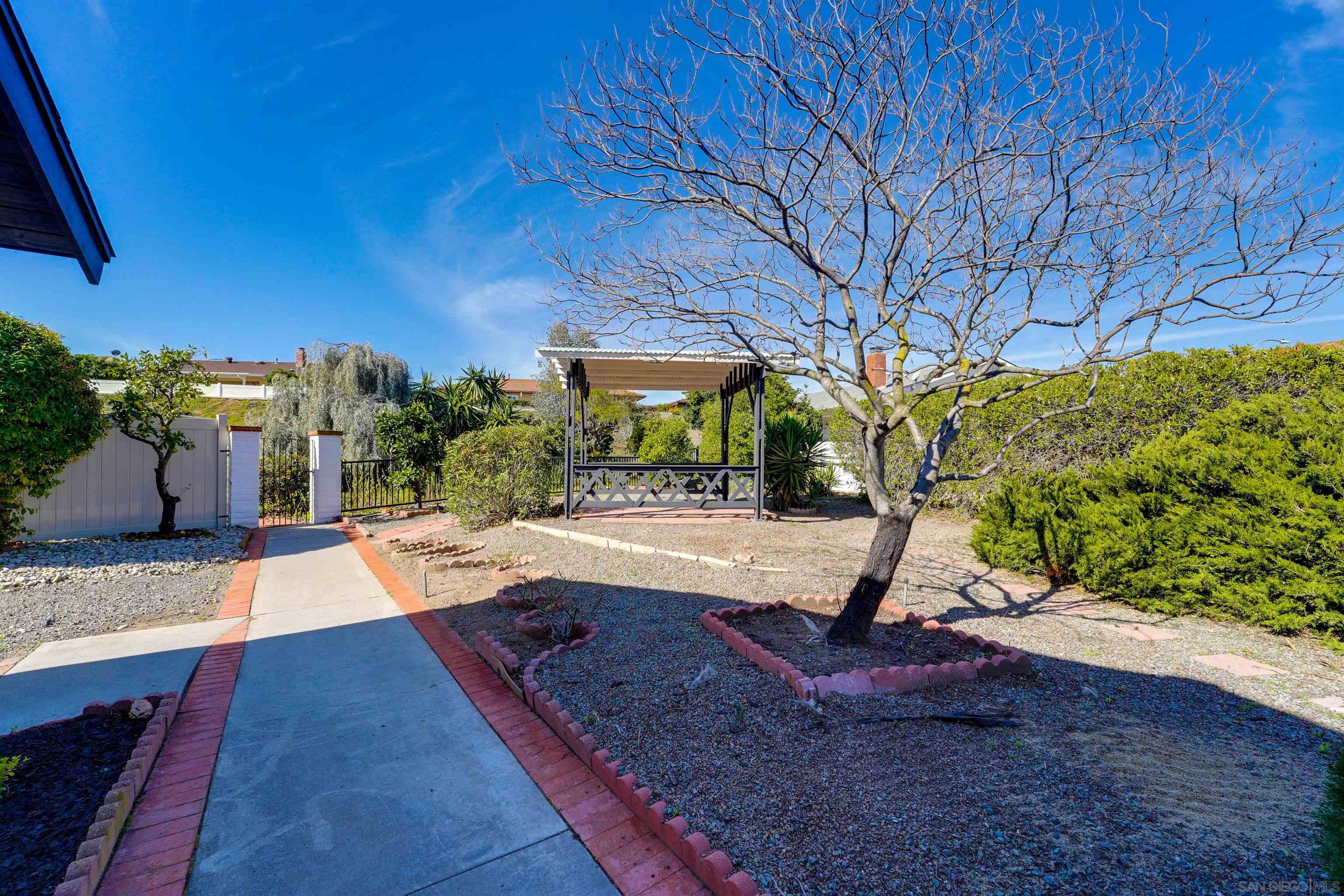 Detail Gallery Image 16 of 23 For 12201  Casero Place, San Diego,  CA 92128 - 4 Beds | 2 Baths