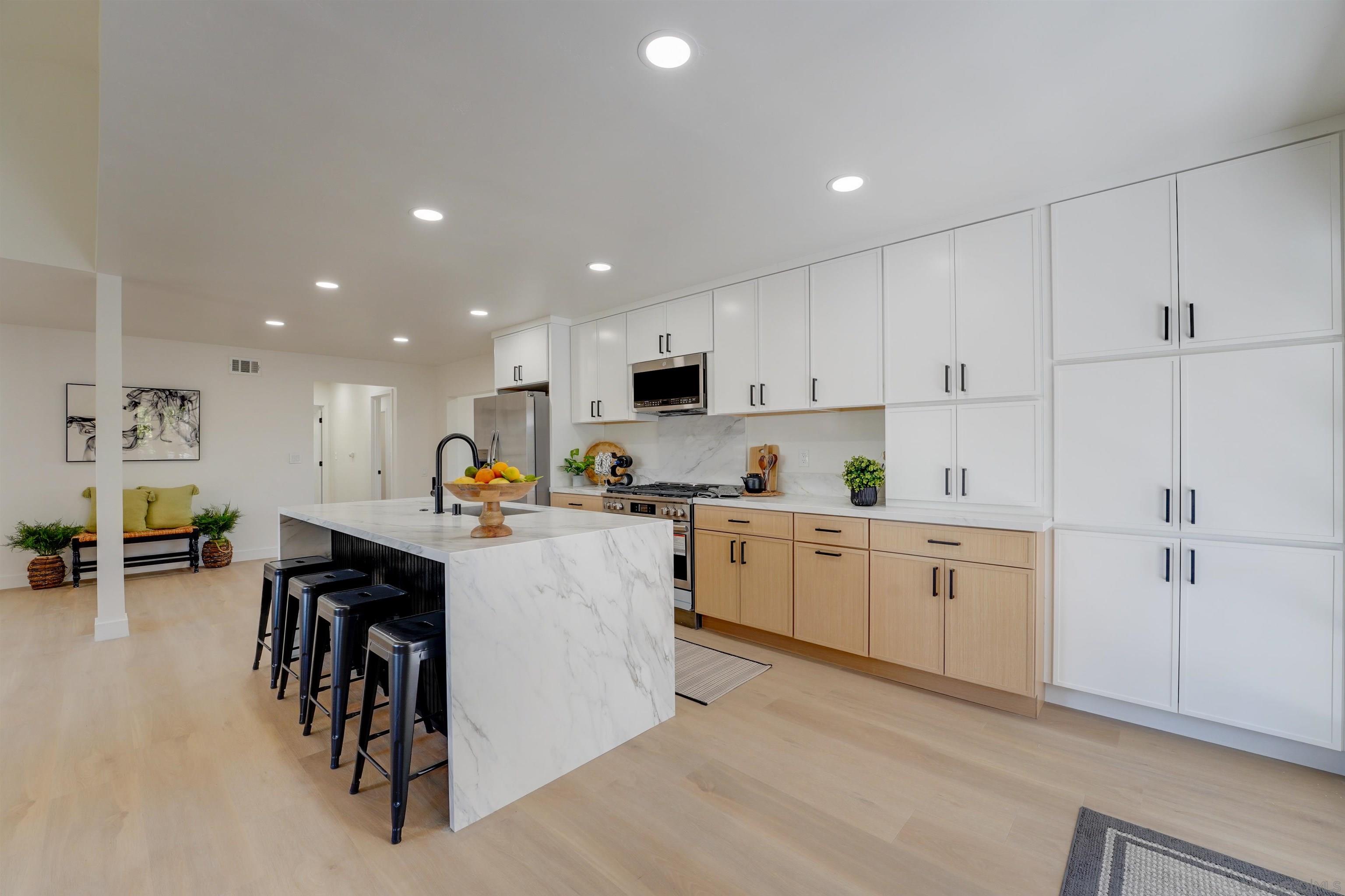 Detail Gallery Image 5 of 23 For 12201  Casero Place, San Diego,  CA 92128 - 4 Beds | 2 Baths