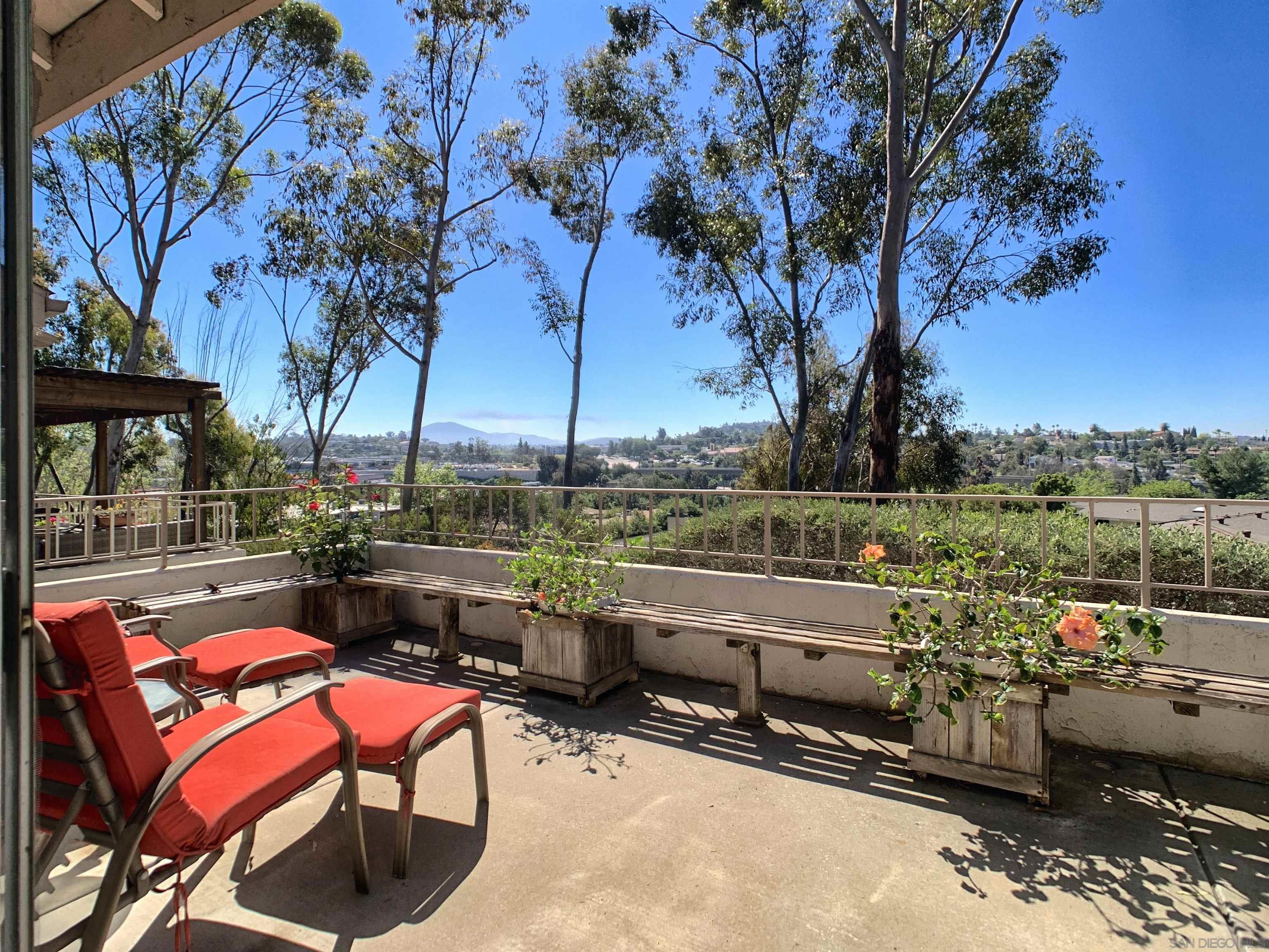 Detail Gallery Image 2 of 23 For 5430  Baltimore Dr  #40,  La Mesa,  CA 91942 - 2 Beds | 1 Baths