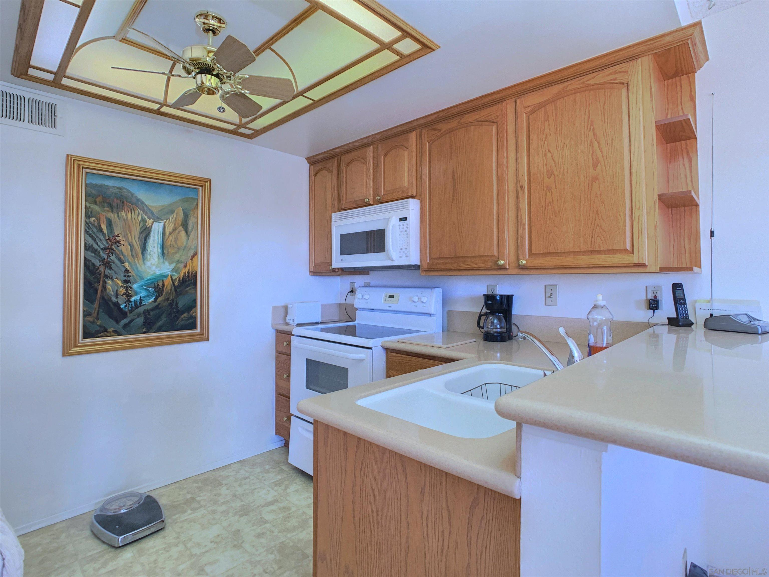 Detail Gallery Image 6 of 23 For 5430  Baltimore Dr  #40,  La Mesa,  CA 91942 - 2 Beds | 1 Baths