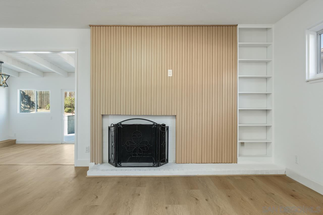 Detail Gallery Image 7 of 48 For 8868  Gowdy Ave, San Diego,  CA 92123 - 5 Beds | 4 Baths