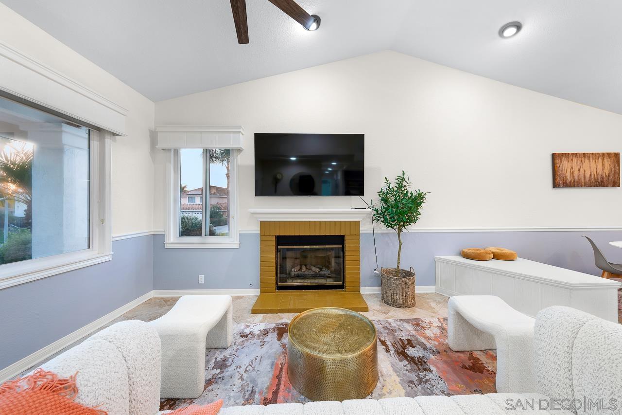 Detail Gallery Image 14 of 51 For 1018  Bridle Path Way, Oceanside,  CA 92057 - 3 Beds | 2 Baths