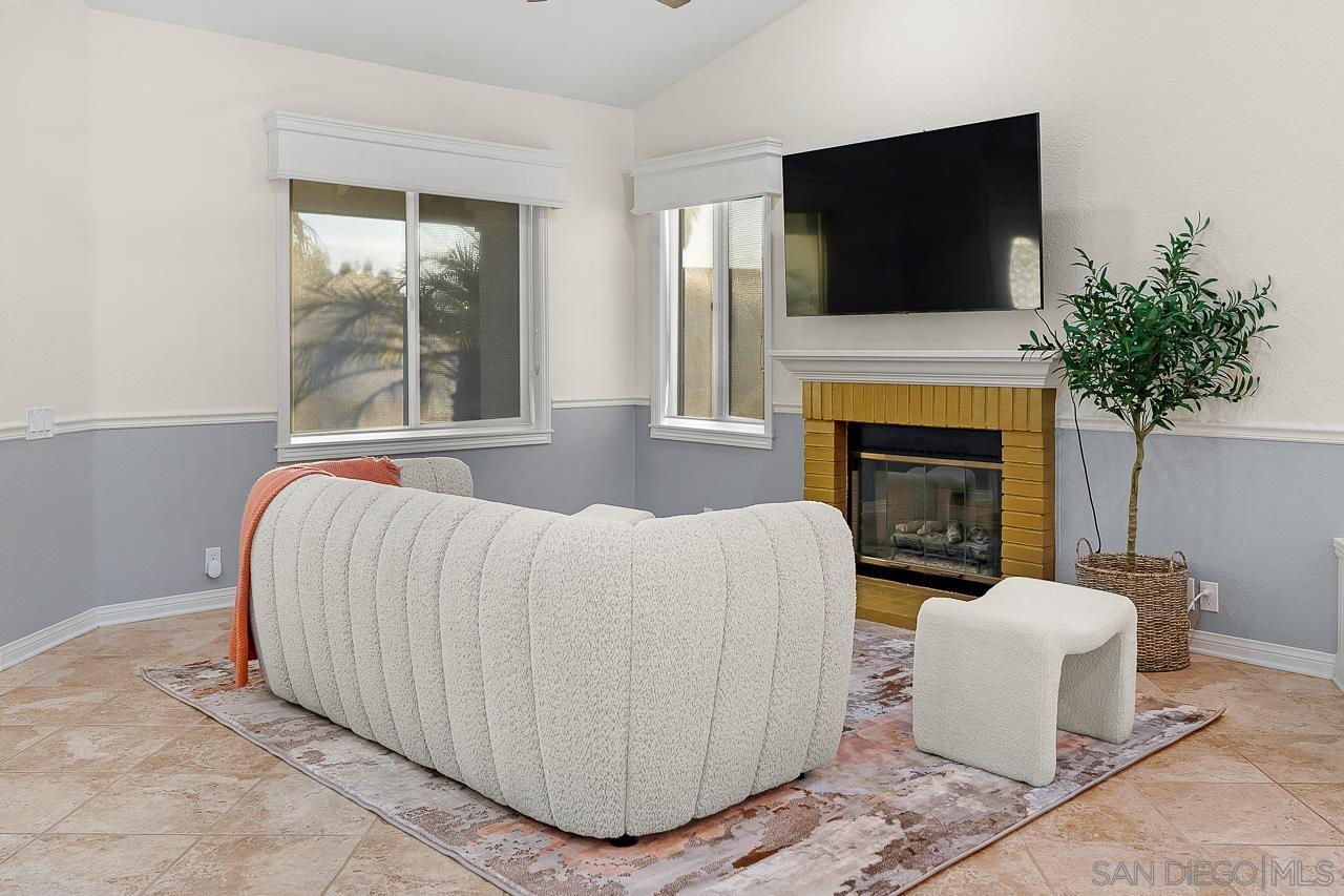 Detail Gallery Image 7 of 51 For 1018  Bridle Path Way, Oceanside,  CA 92057 - 3 Beds | 2 Baths