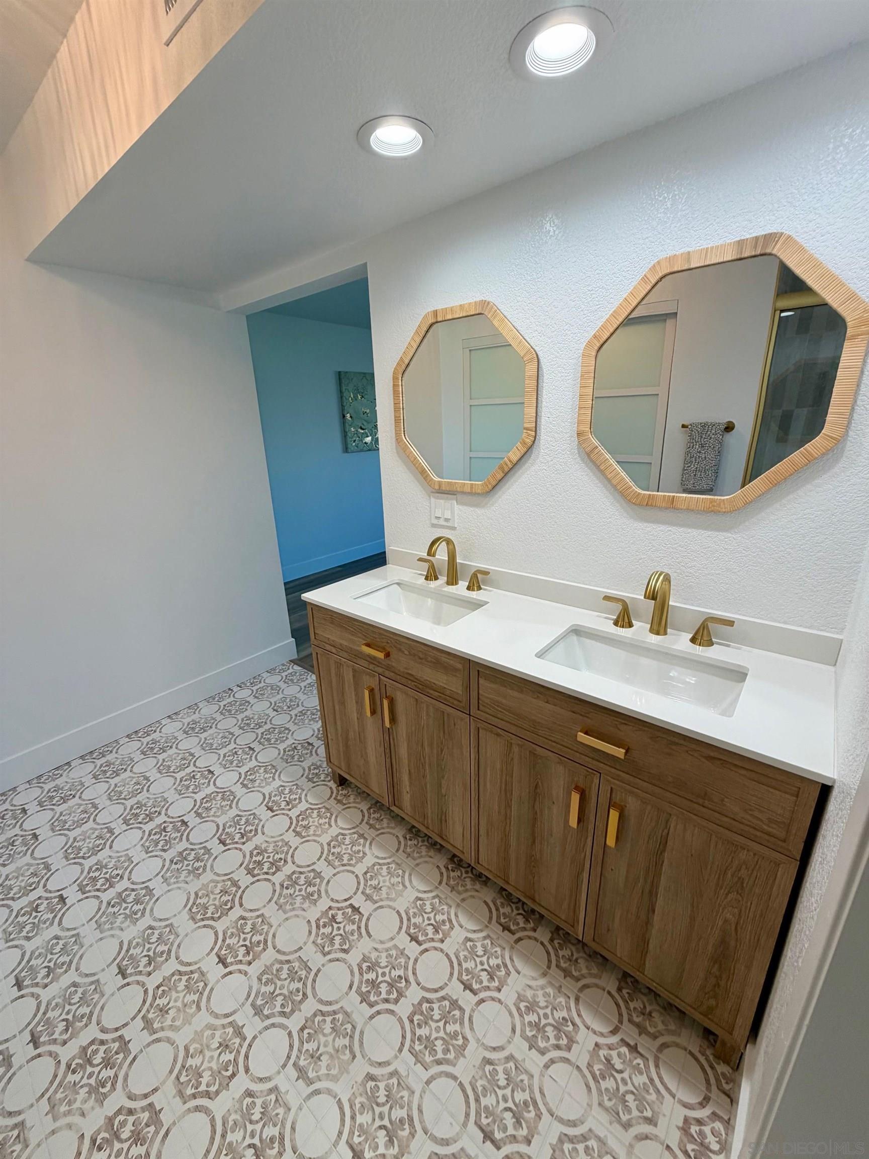 Detail Gallery Image 9 of 21 For 4128  Terry St., Oceanside,  CA 92056 - 4 Beds | 2/1 Baths