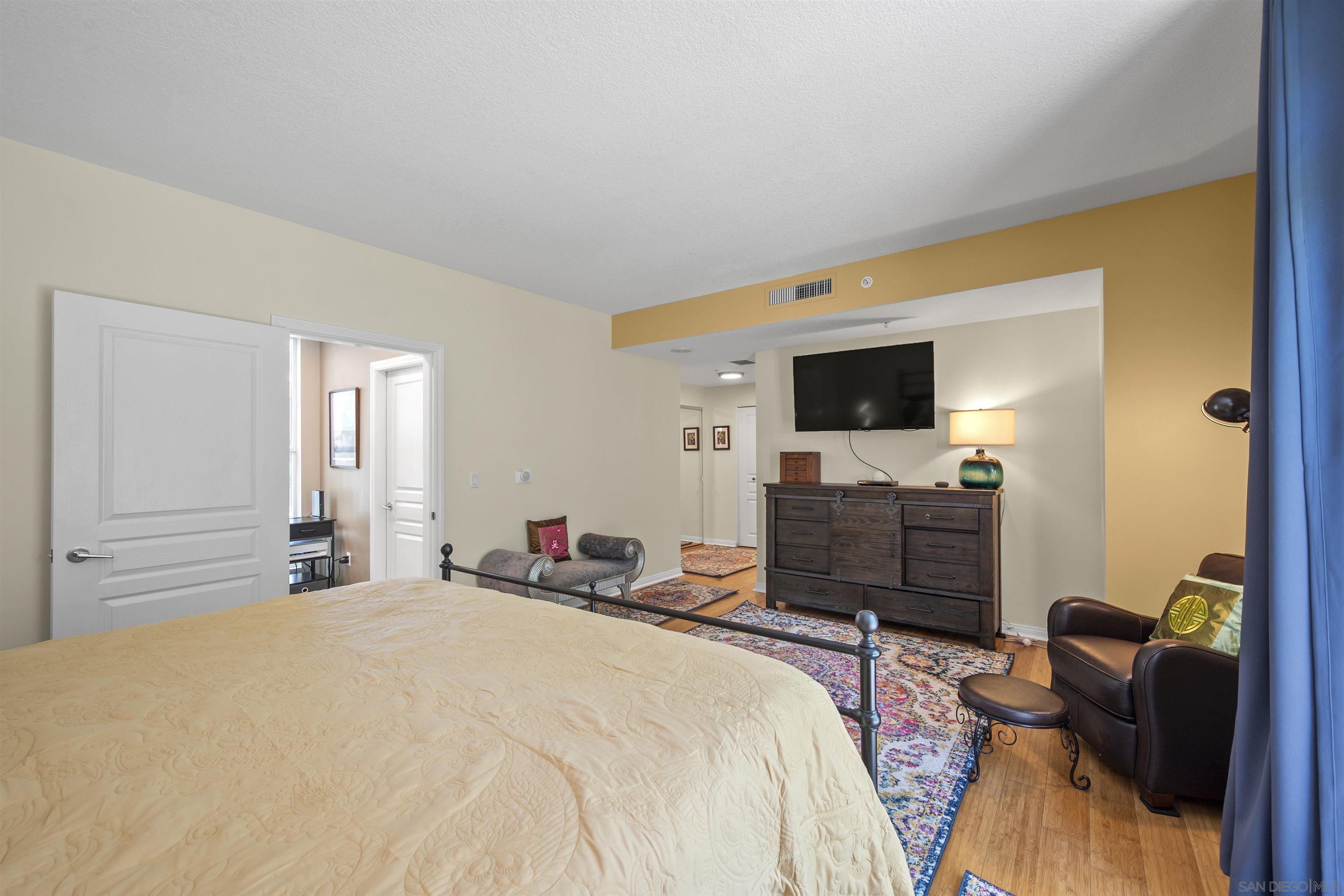 Detail Gallery Image 13 of 47 For 531  Front St, San Diego,  CA 92101 - 2 Beds | 2/1 Baths