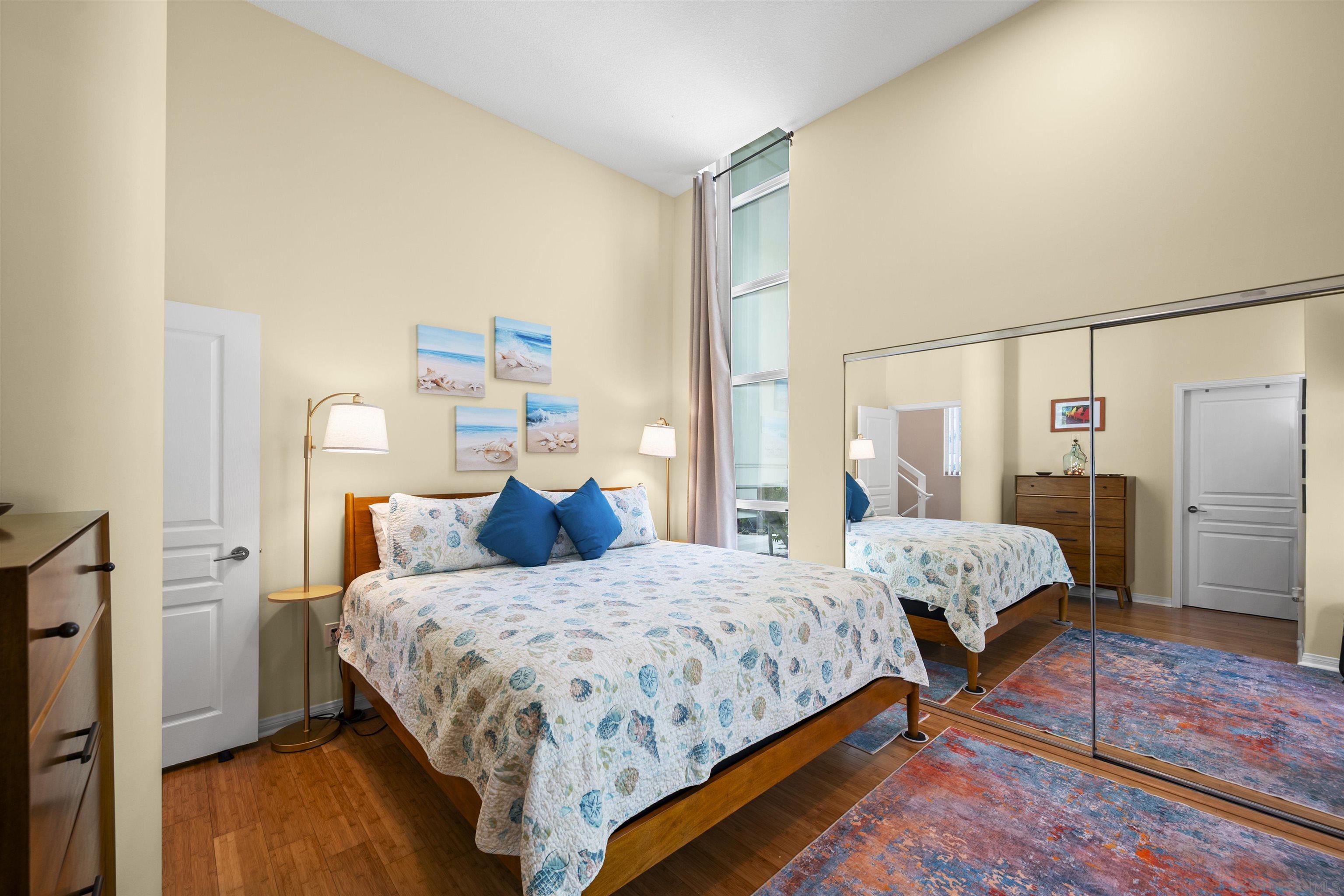 Detail Gallery Image 4 of 47 For 531  Front St, San Diego,  CA 92101 - 2 Beds | 2/1 Baths