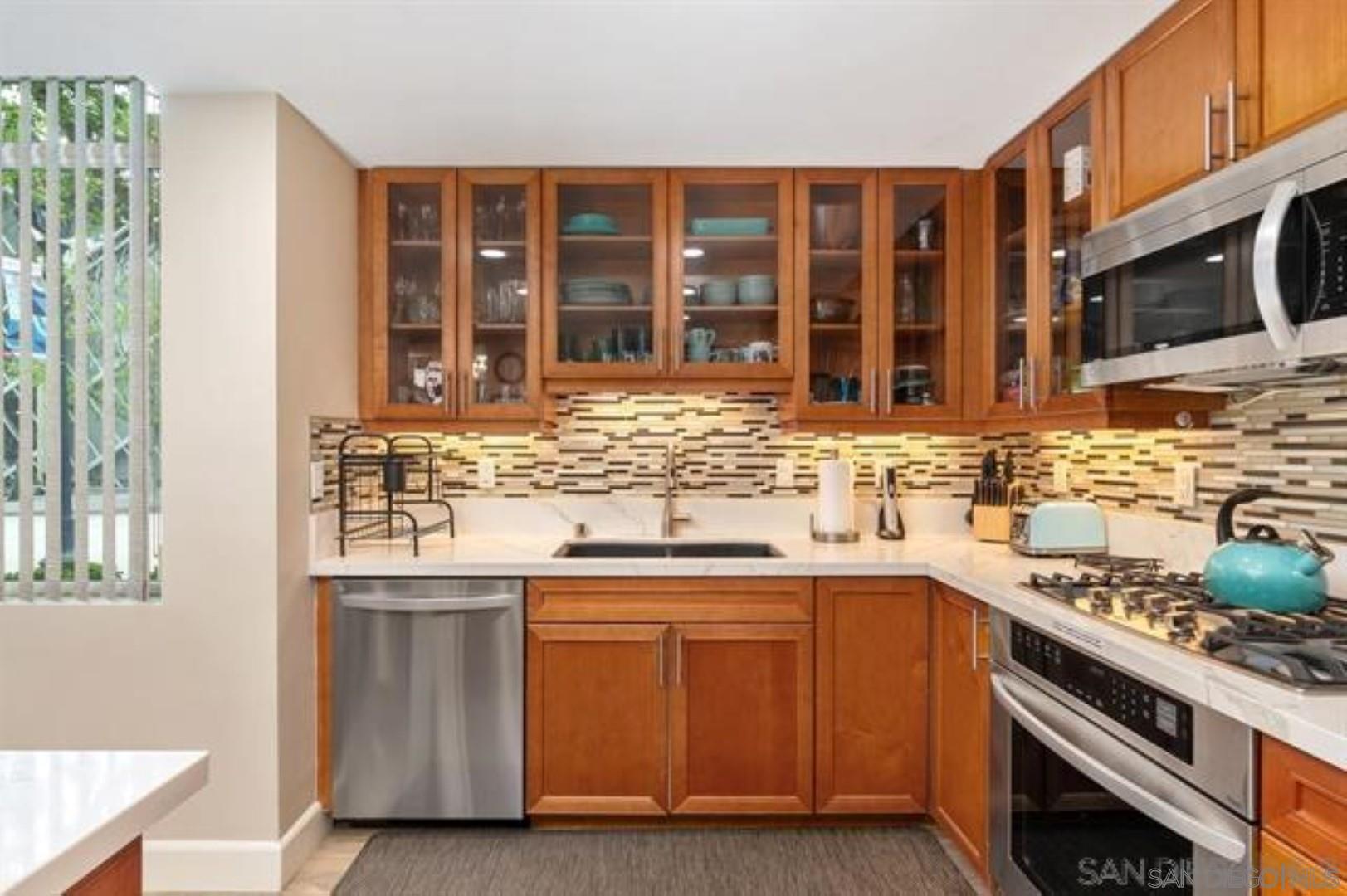 Detail Gallery Image 40 of 47 For 531  Front St, San Diego,  CA 92101 - 2 Beds | 2/1 Baths