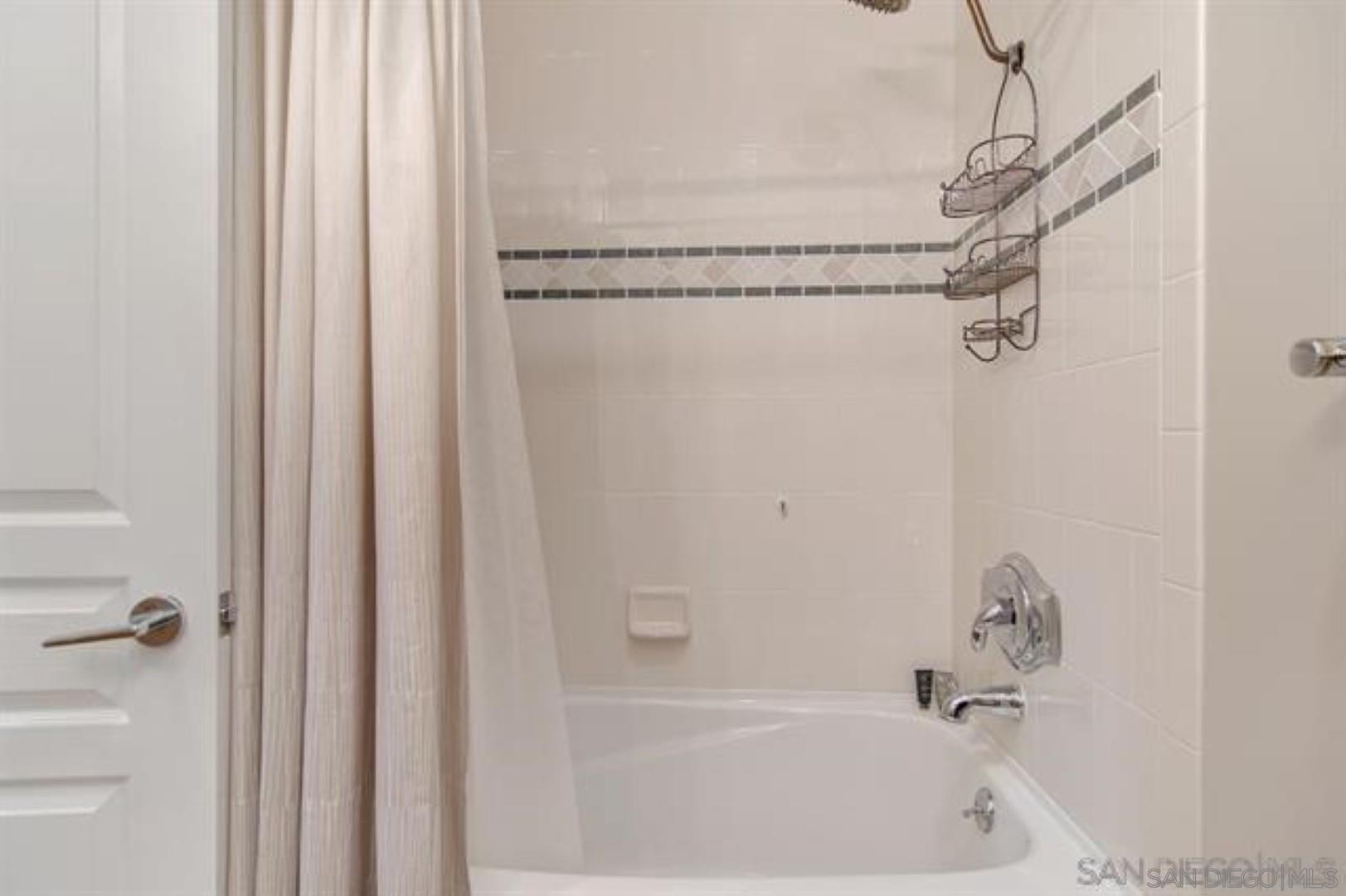 Detail Gallery Image 45 of 47 For 531  Front St, San Diego,  CA 92101 - 2 Beds | 2/1 Baths