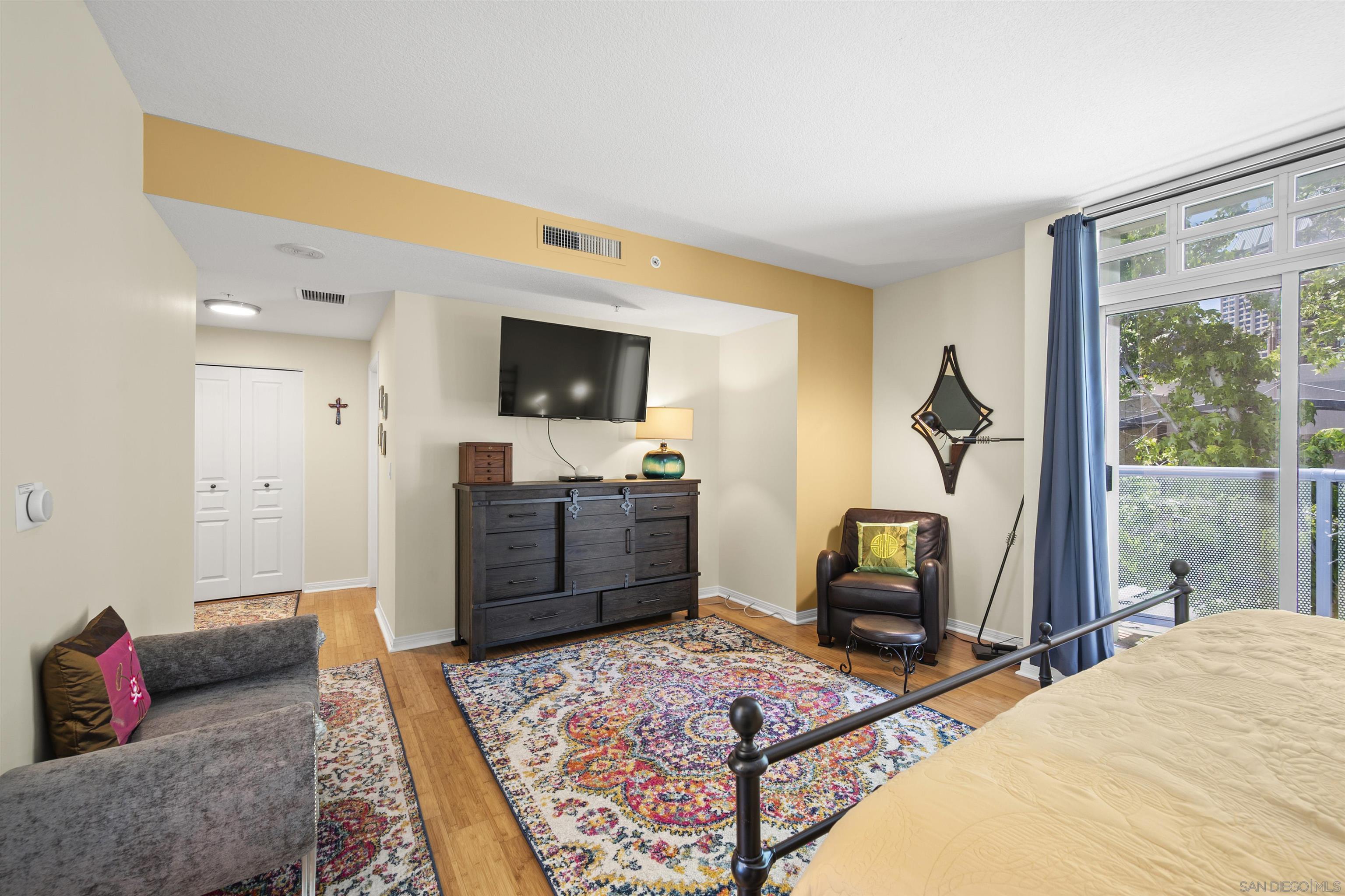 Detail Gallery Image 7 of 47 For 531  Front St, San Diego,  CA 92101 - 2 Beds | 2/1 Baths