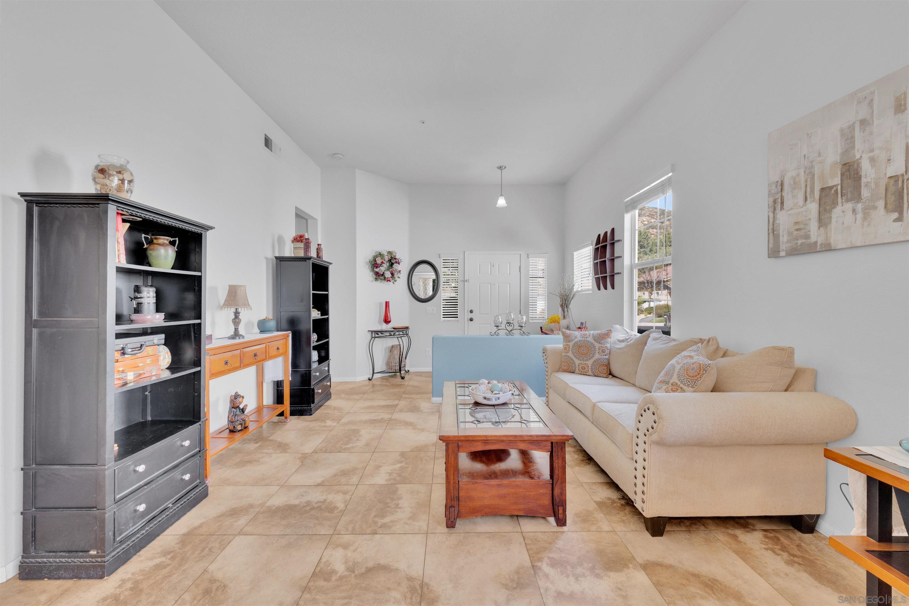 Detail Gallery Image 13 of 56 For 2221  Orange Grove Pl., Escondido,  CA 92027 - 4 Beds | 2 Baths