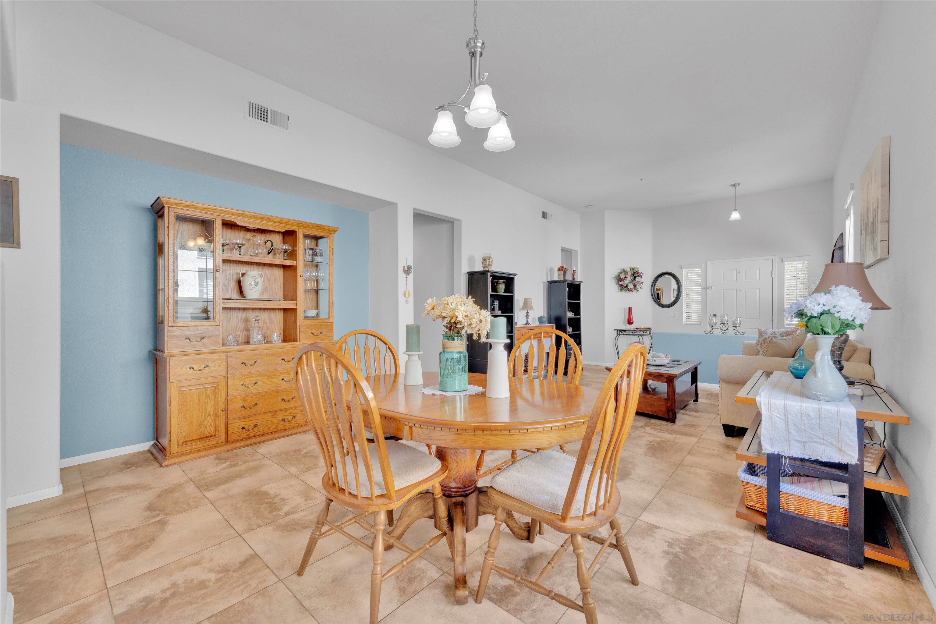 Detail Gallery Image 14 of 56 For 2221  Orange Grove Pl., Escondido,  CA 92027 - 4 Beds | 2 Baths