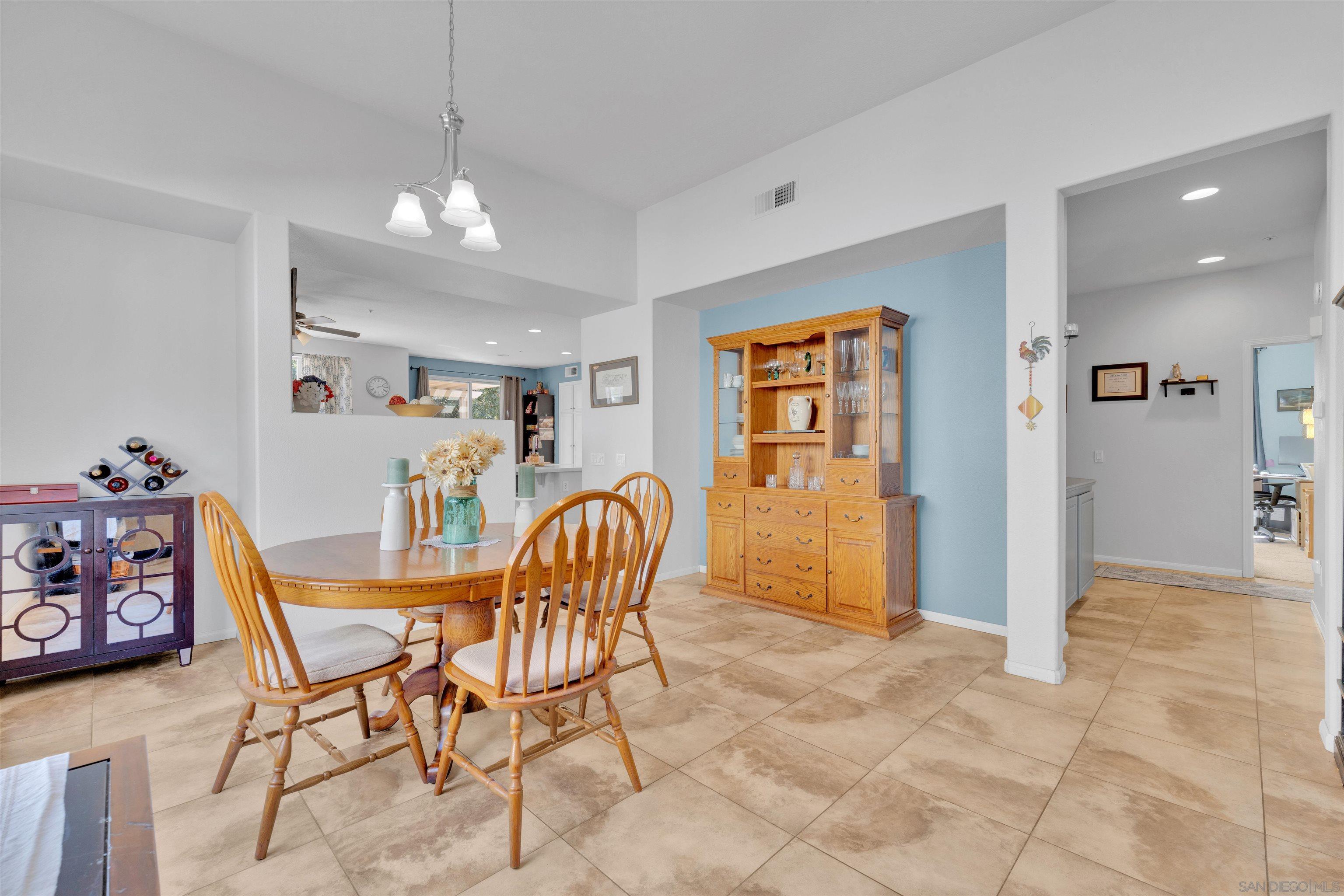 Detail Gallery Image 15 of 56 For 2221  Orange Grove Pl., Escondido,  CA 92027 - 4 Beds | 2 Baths