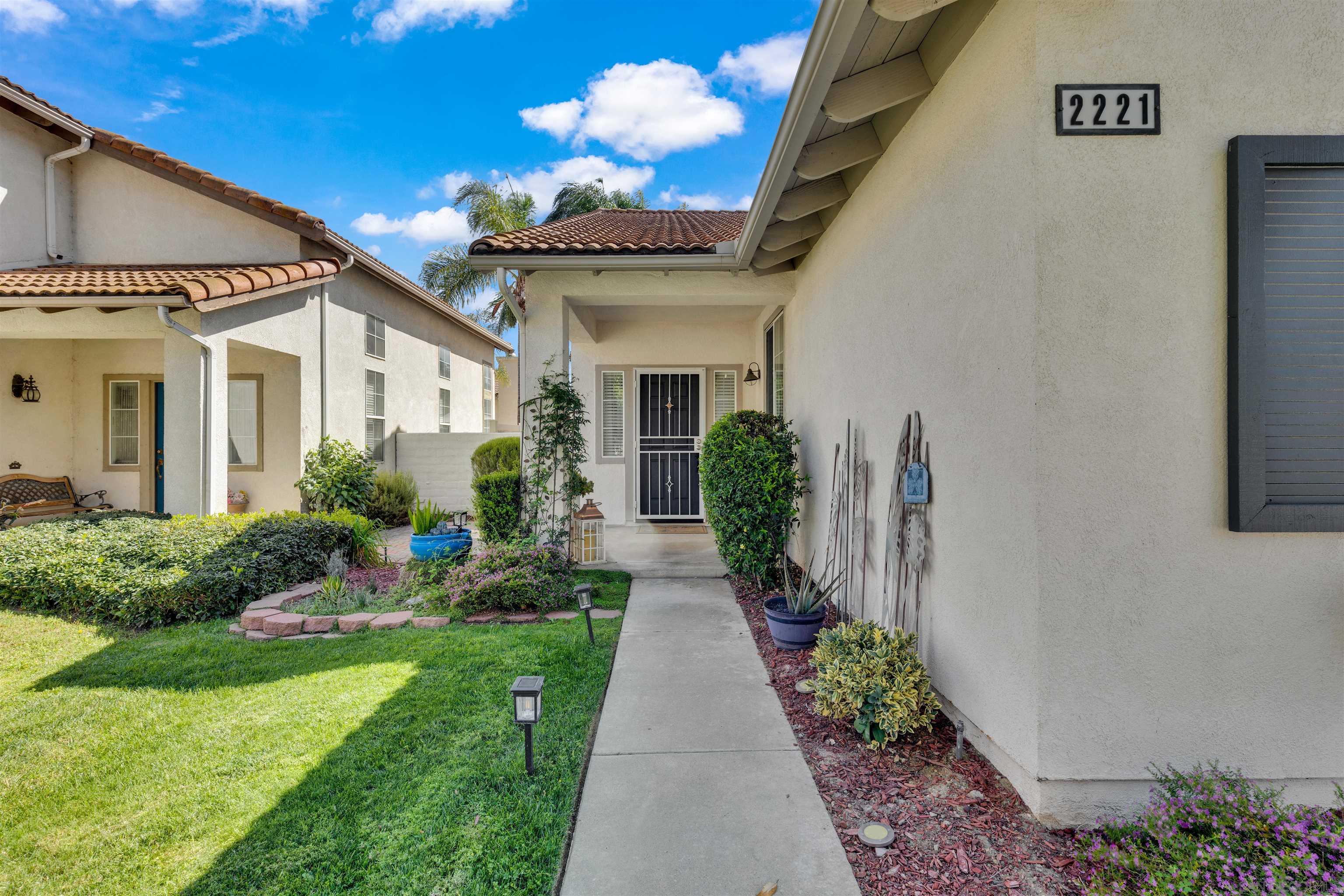 Detail Gallery Image 4 of 56 For 2221  Orange Grove Pl., Escondido,  CA 92027 - 4 Beds | 2 Baths