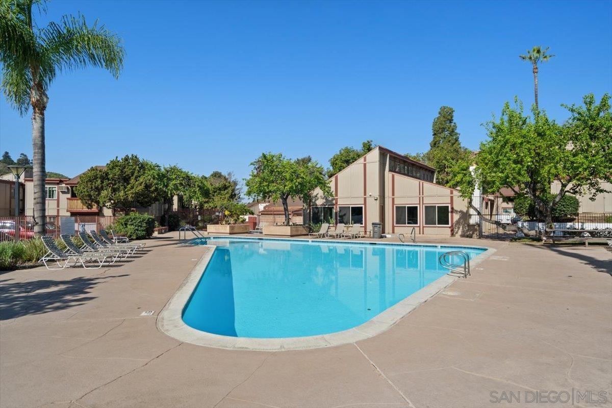 Detail Gallery Image 24 of 31 For 5553  Adobe Falls Road  #1,  San Diego,  CA 92120 - 2 Beds | 1/1 Baths