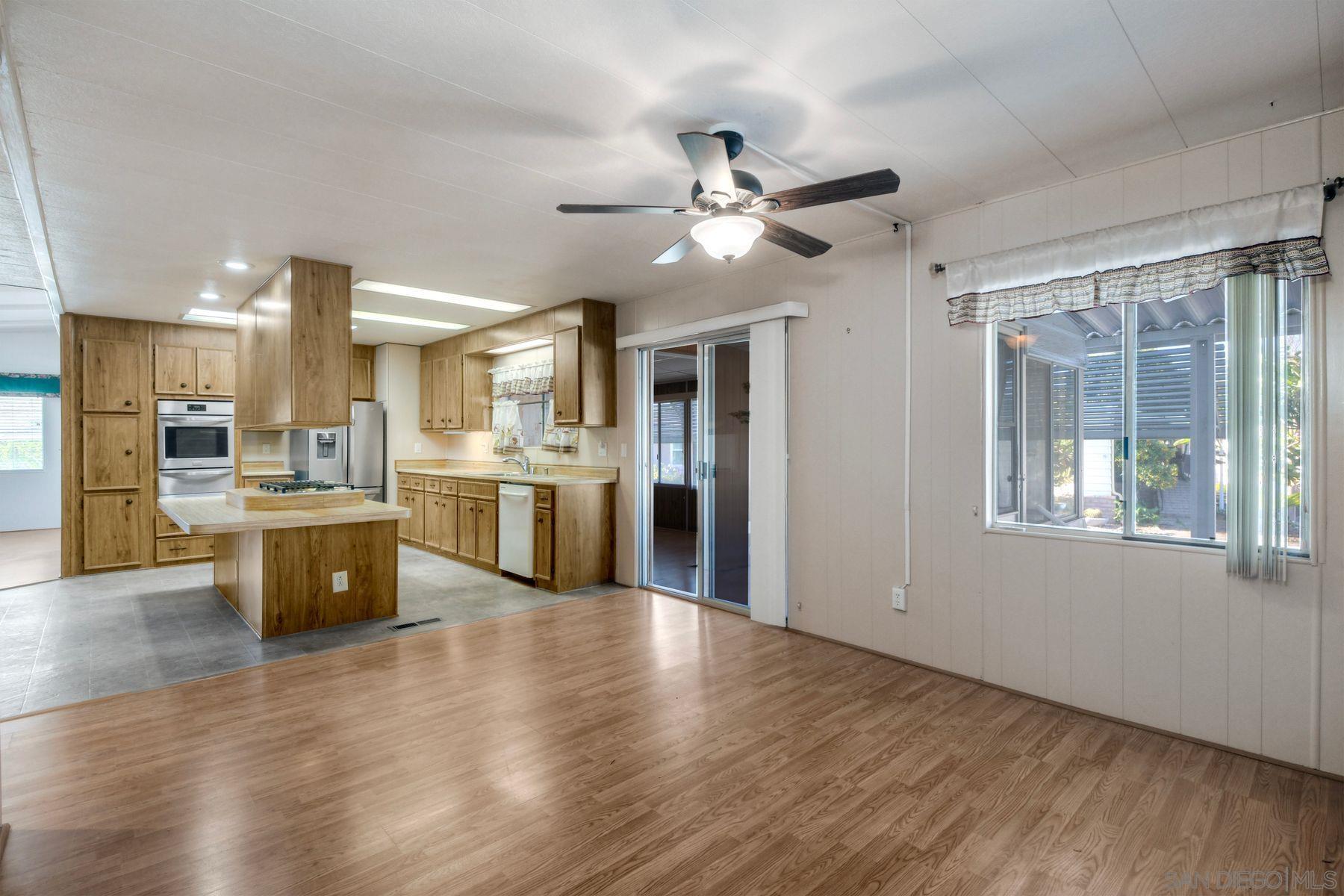 Detail Gallery Image 11 of 39 For 276 N El Camino Real  #44,  Oceanside,  CA 92058 - 2 Beds | 2 Baths