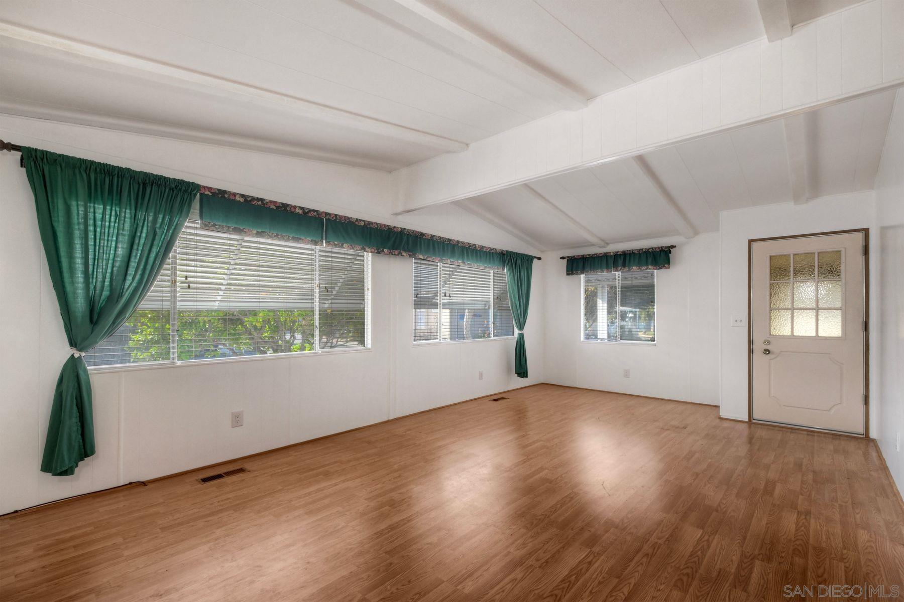 Detail Gallery Image 4 of 39 For 276 N El Camino Real  #44,  Oceanside,  CA 92058 - 2 Beds | 2 Baths