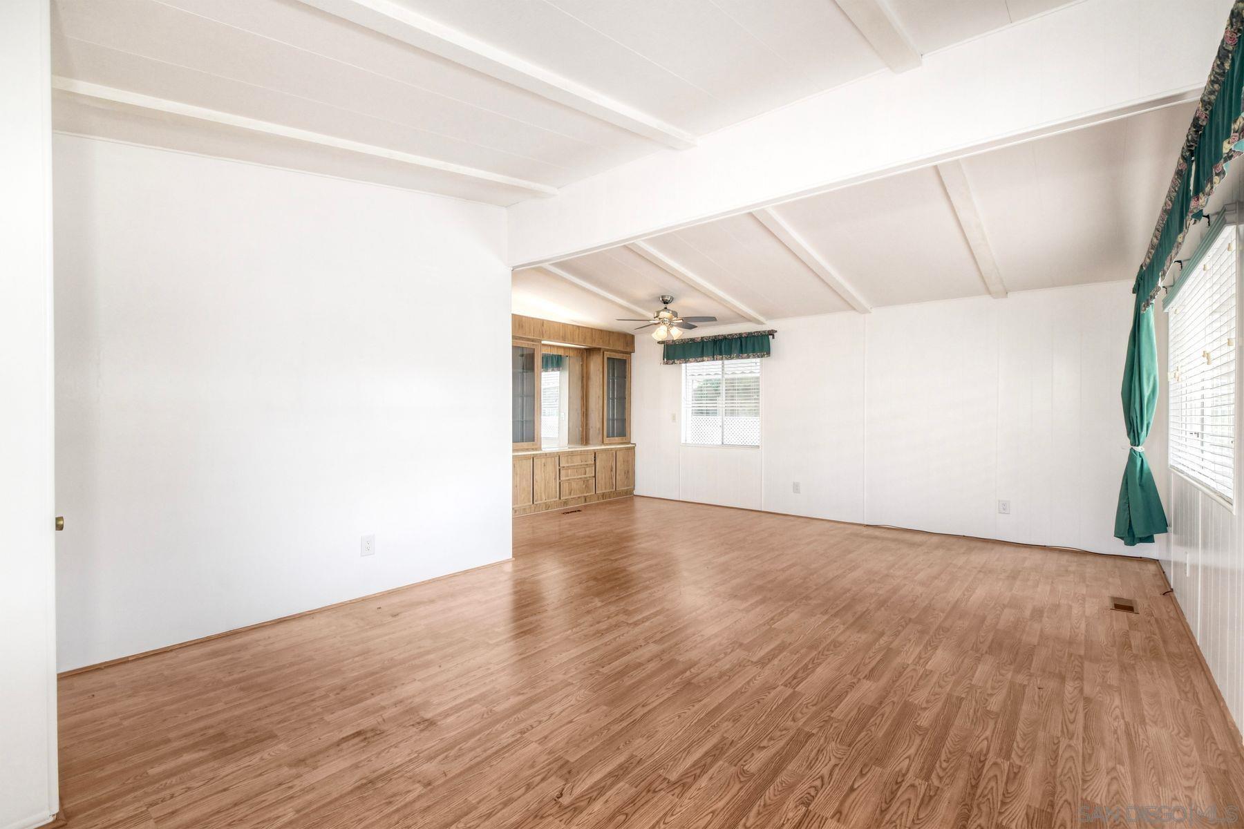 Detail Gallery Image 5 of 39 For 276 N El Camino Real  #44,  Oceanside,  CA 92058 - 2 Beds | 2 Baths