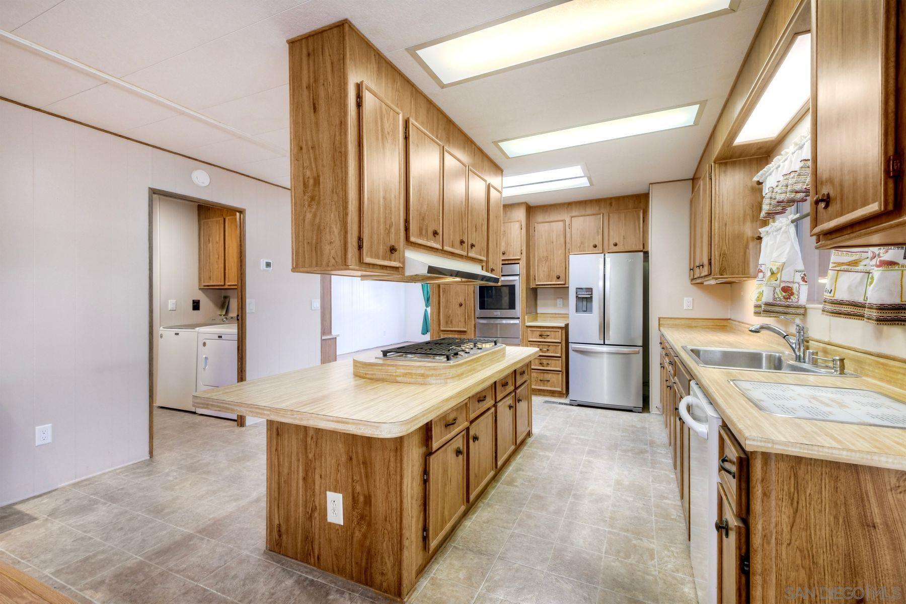 Detail Gallery Image 9 of 39 For 276 N El Camino Real  #44,  Oceanside,  CA 92058 - 2 Beds | 2 Baths