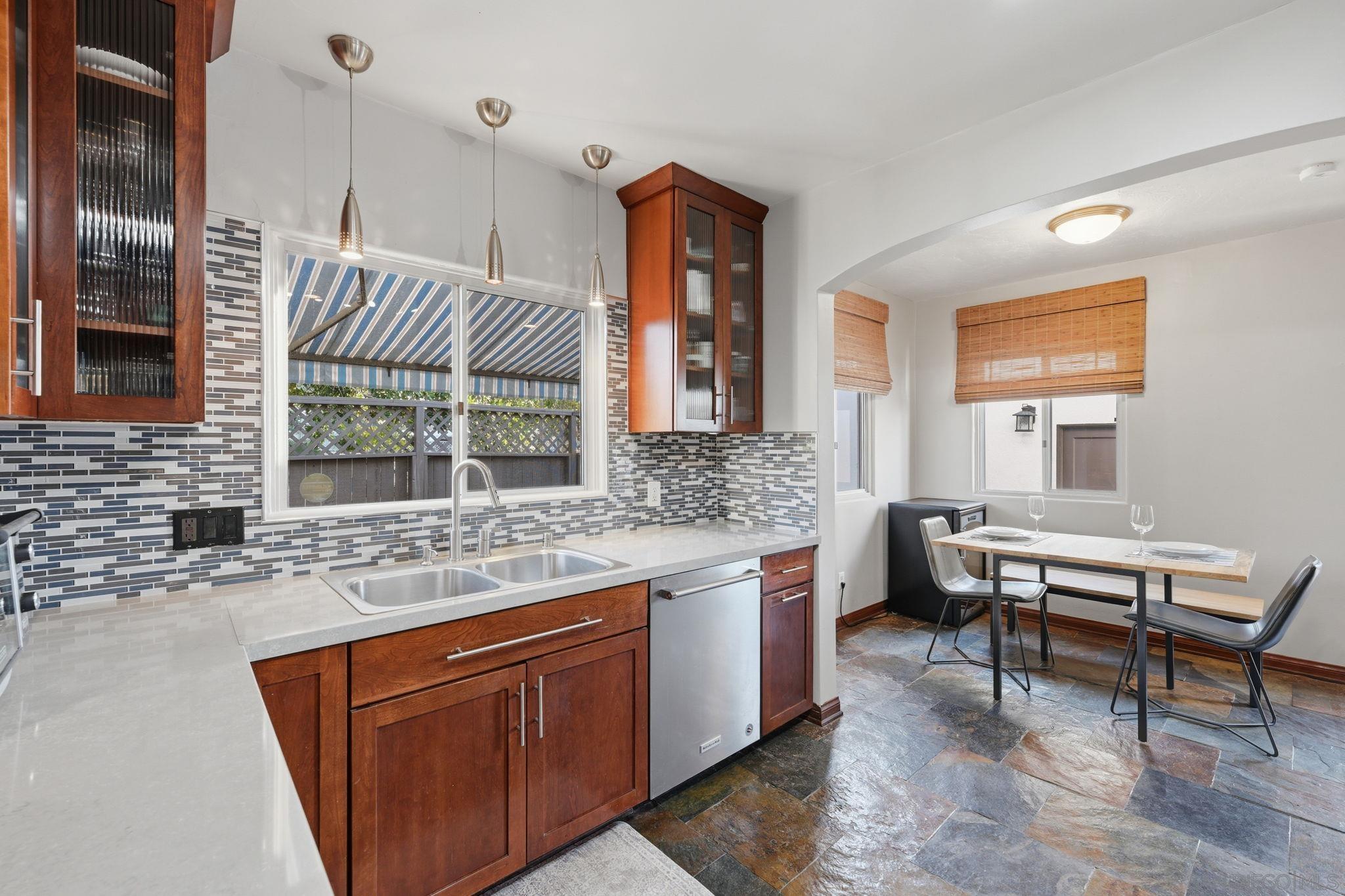 Detail Gallery Image 12 of 43 For 4606  Altadena Ave, San Diego,  CA 92115 - 3 Beds | 2 Baths