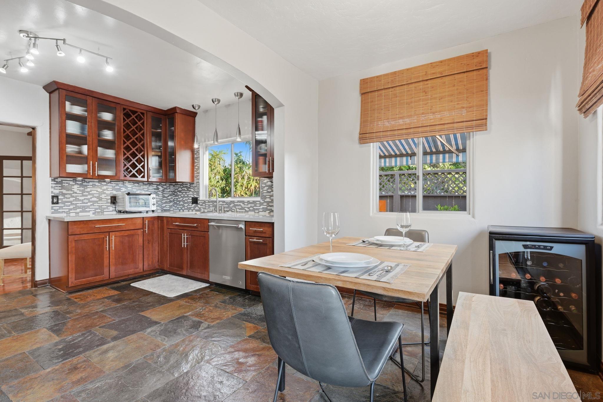 Detail Gallery Image 17 of 43 For 4606  Altadena Ave, San Diego,  CA 92115 - 3 Beds | 2 Baths