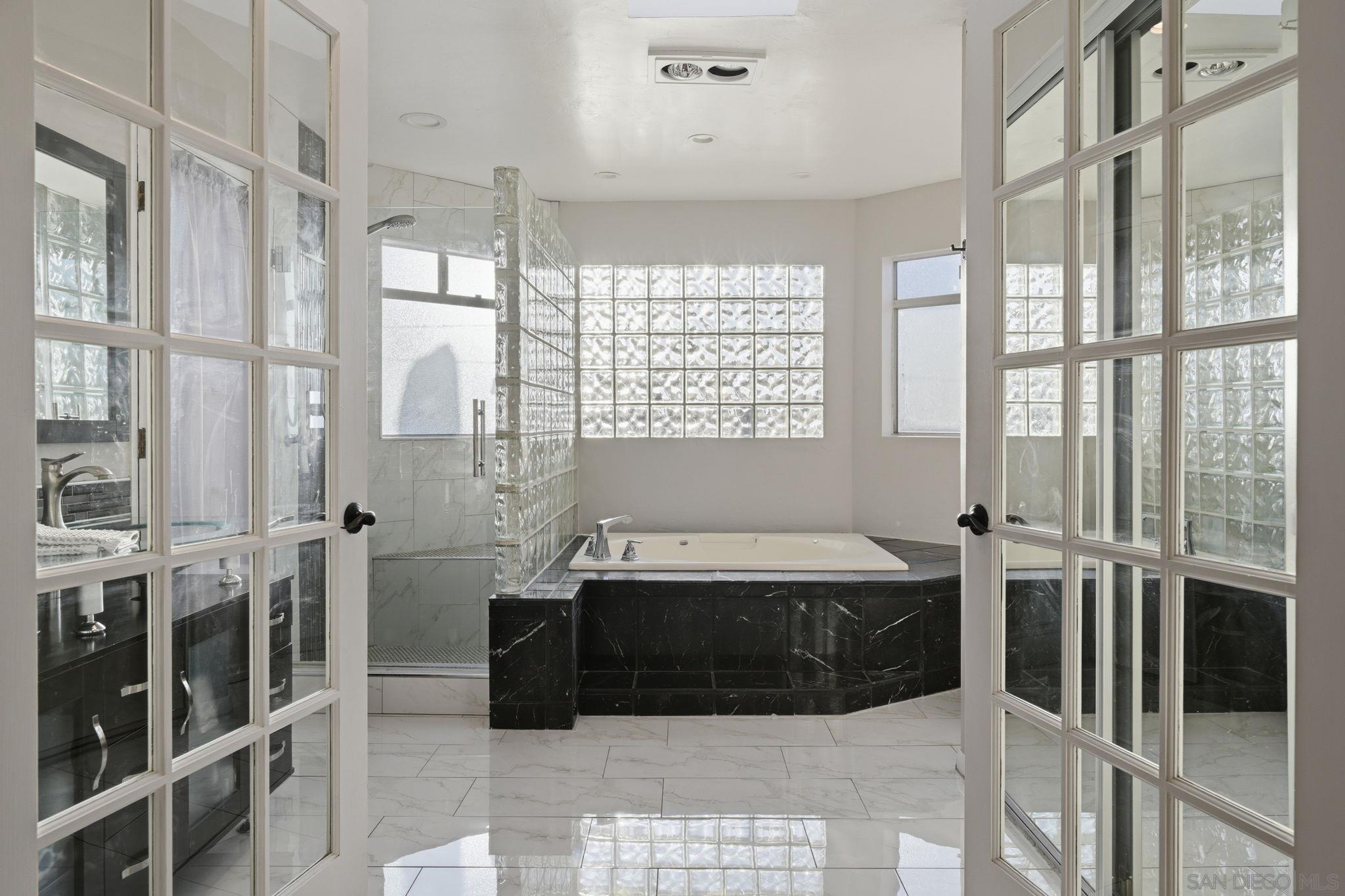 Detail Gallery Image 27 of 43 For 4606  Altadena Ave, San Diego,  CA 92115 - 3 Beds | 2 Baths