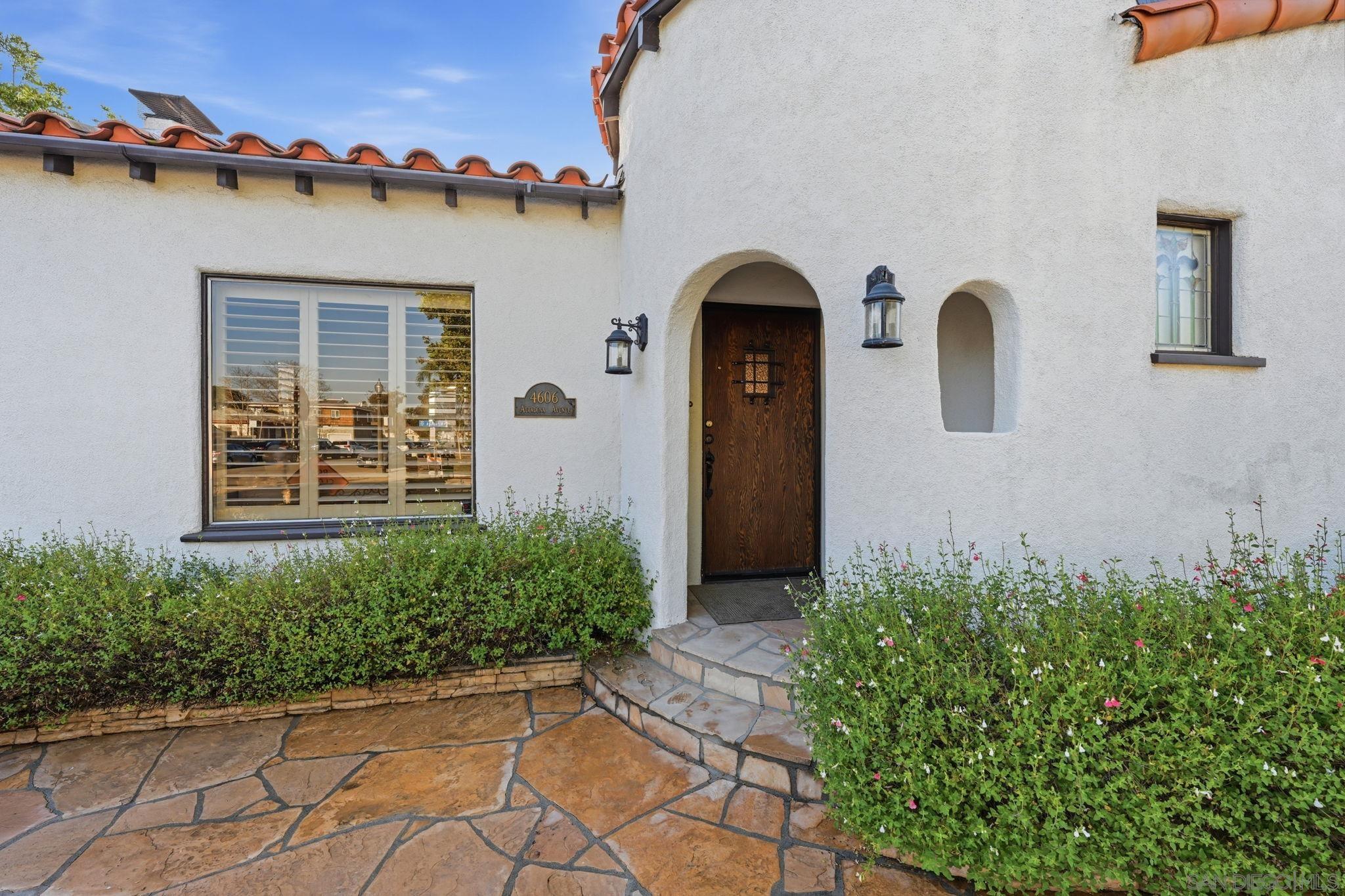 Detail Gallery Image 5 of 43 For 4606  Altadena Ave, San Diego,  CA 92115 - 3 Beds | 2 Baths