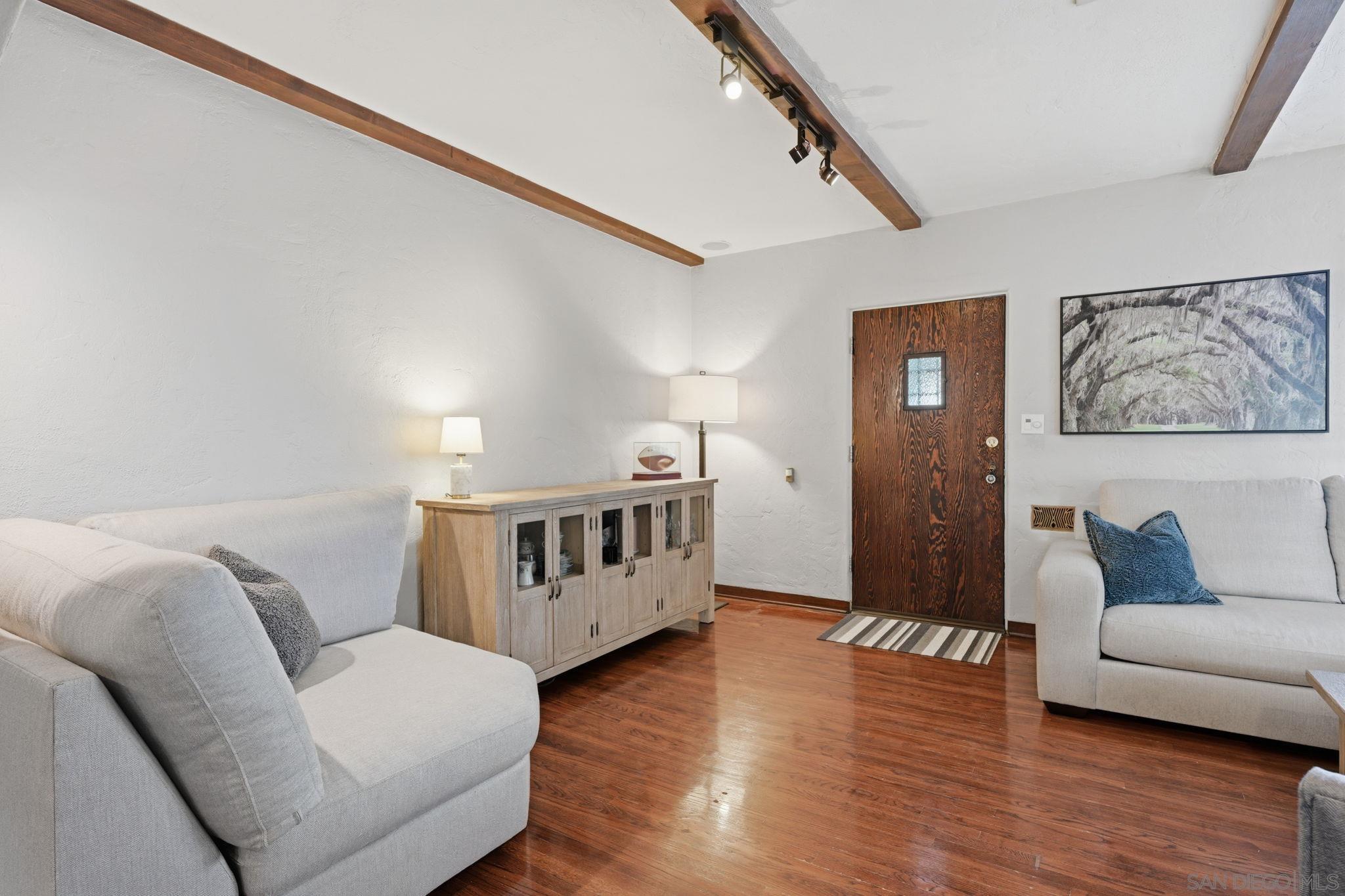 Detail Gallery Image 9 of 43 For 4606  Altadena Ave, San Diego,  CA 92115 - 3 Beds | 2 Baths