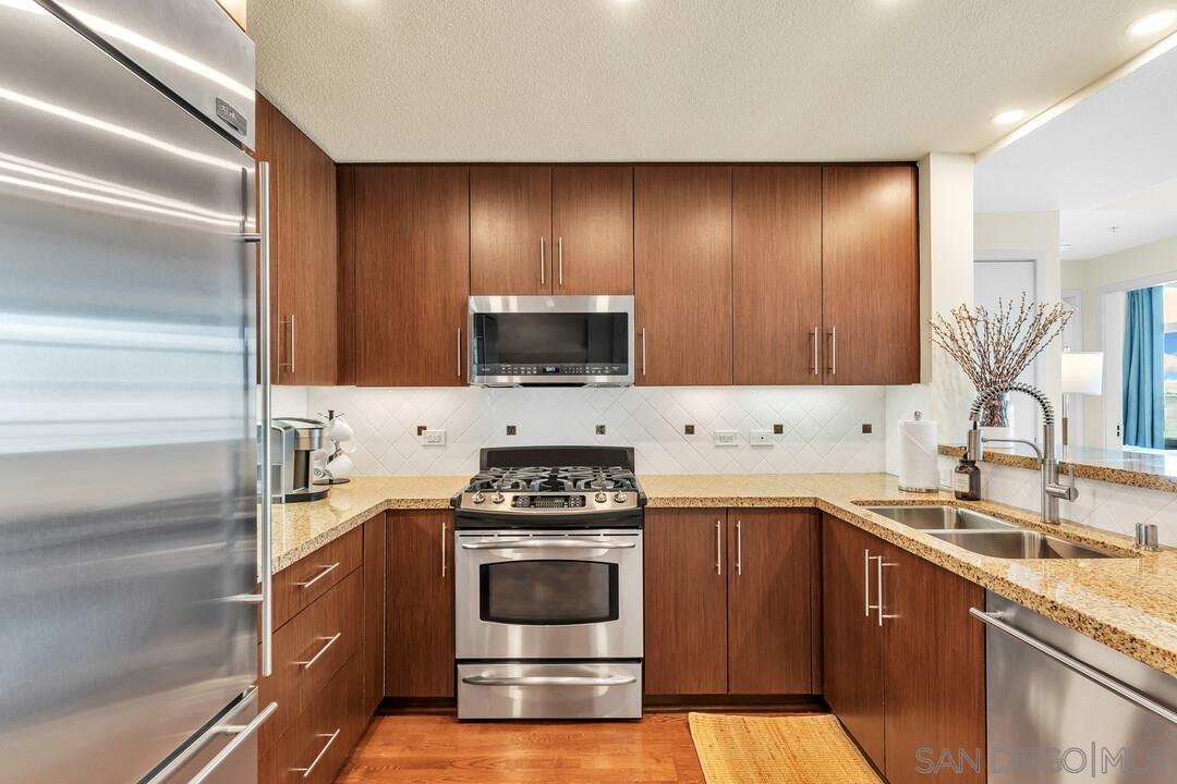 Detail Gallery Image 2 of 25 For 325  7th Ave  #705,  San Diego,  CA 92101 - 2 Beds | 2 Baths