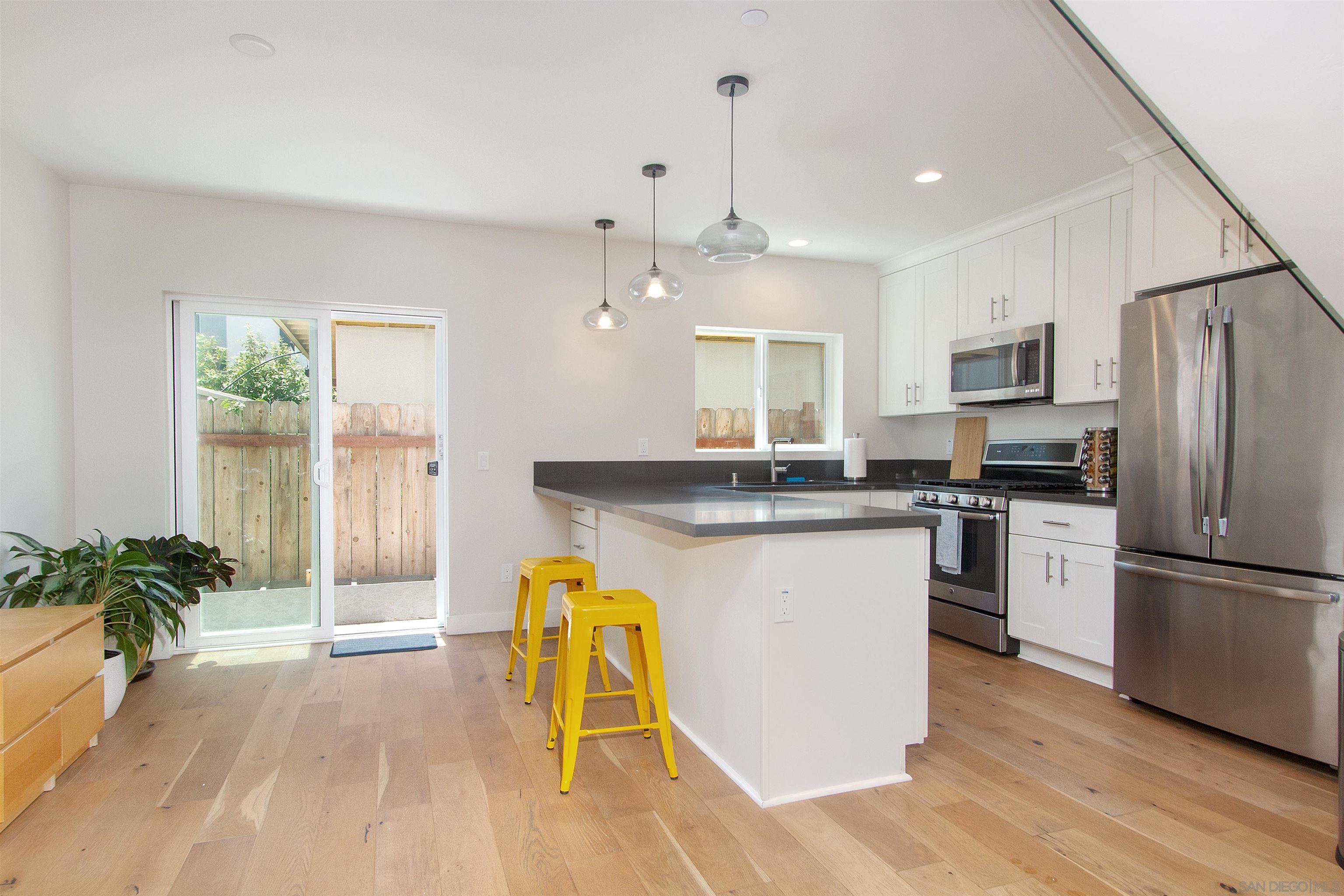 Detail Gallery Image 2 of 22 For 3045  Keats Street, San Diego,  CA 92106 - 3 Beds | 2/1 Baths