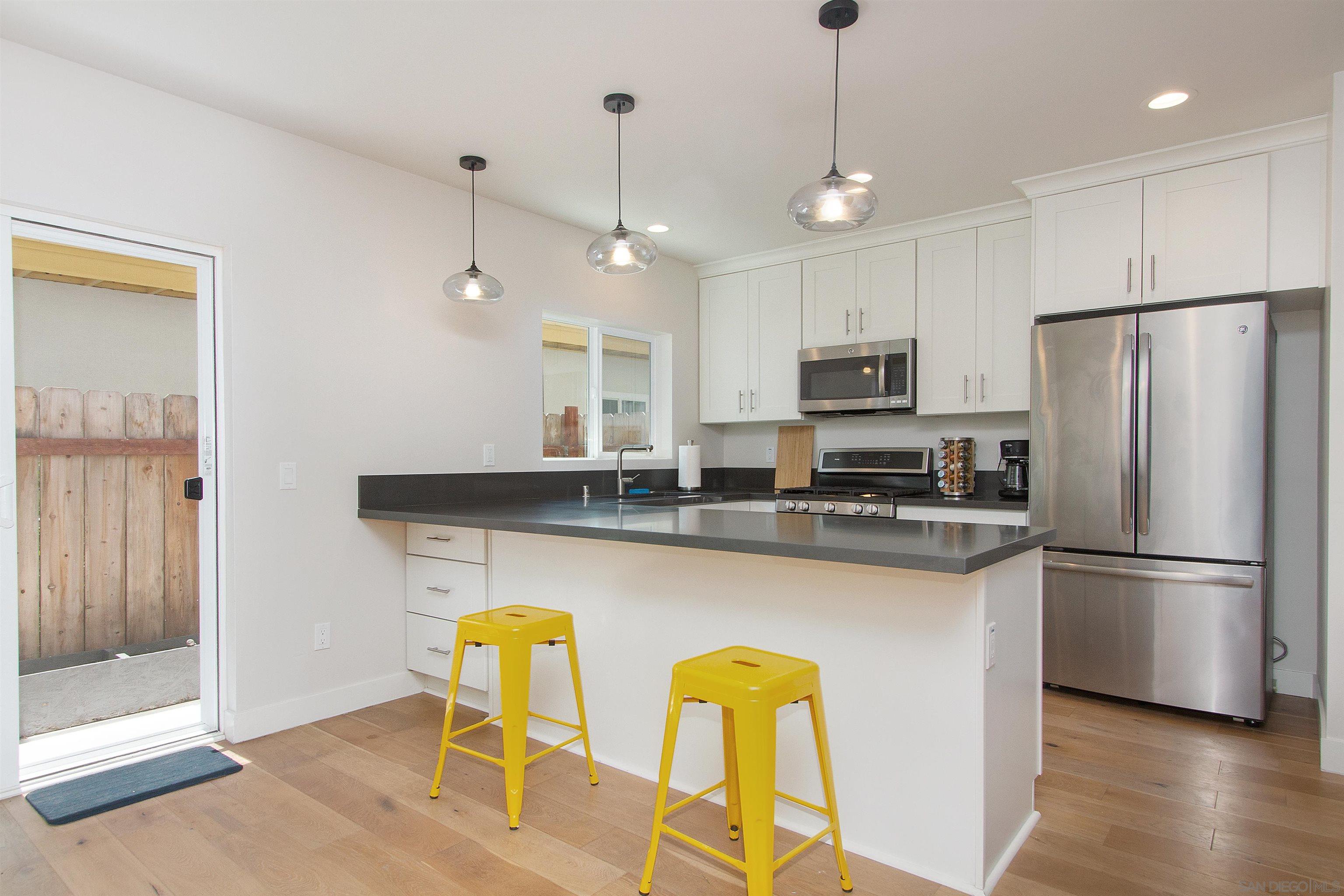 Detail Gallery Image 3 of 22 For 3045  Keats Street, San Diego,  CA 92106 - 3 Beds | 2/1 Baths