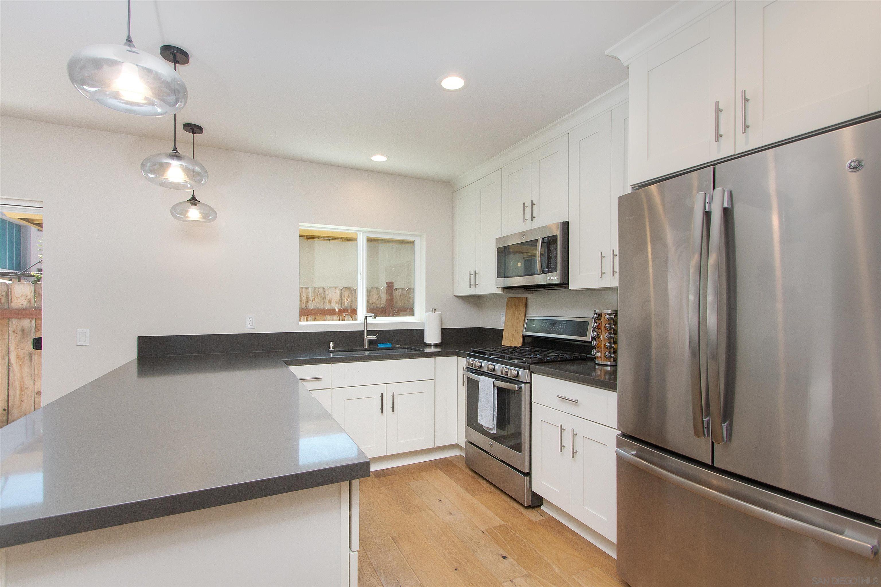 Detail Gallery Image 6 of 22 For 3045  Keats Street, San Diego,  CA 92106 - 3 Beds | 2/1 Baths